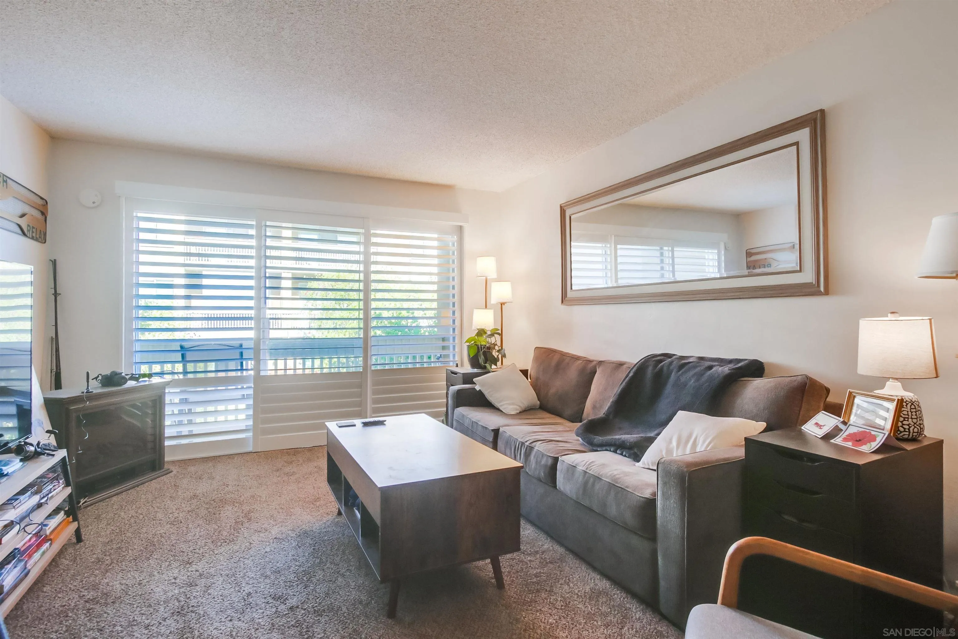 https://cdn.realtyfeed.com/cdn/127/250037917/ef7c1f1d398aa8566c50b95a07e906e4.webp