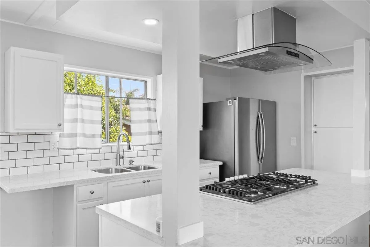 https://cdn.realtyfeed.com/cdn/127/250037919/884837d541c577d2bcac6d332f2f1afa.webp