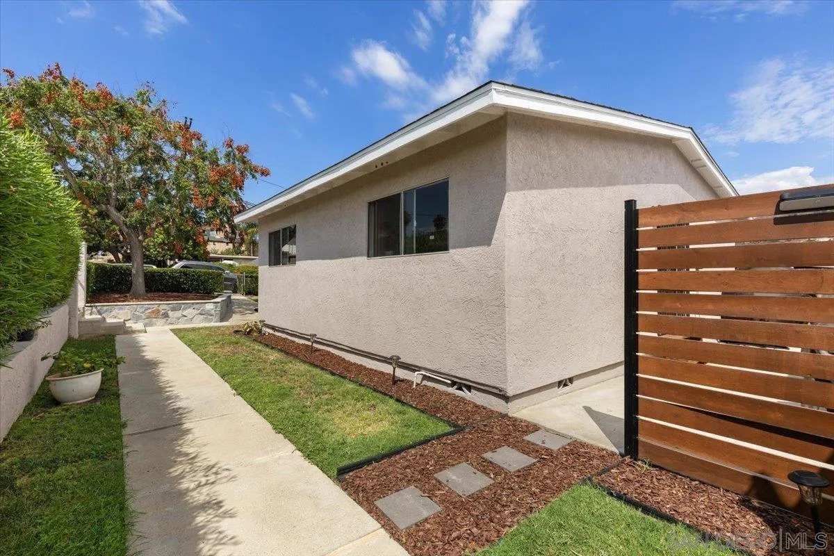 https://cdn.realtyfeed.com/cdn/127/250037919/8ec767426f7035d2b538bc050fcce458.webp
