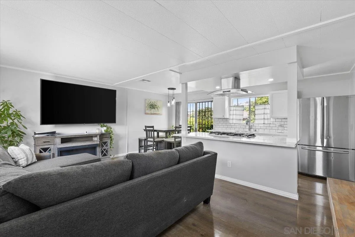 https://cdn.realtyfeed.com/cdn/127/250037919/ae91e51efdd2219b8e3be0c5e06f2129.webp