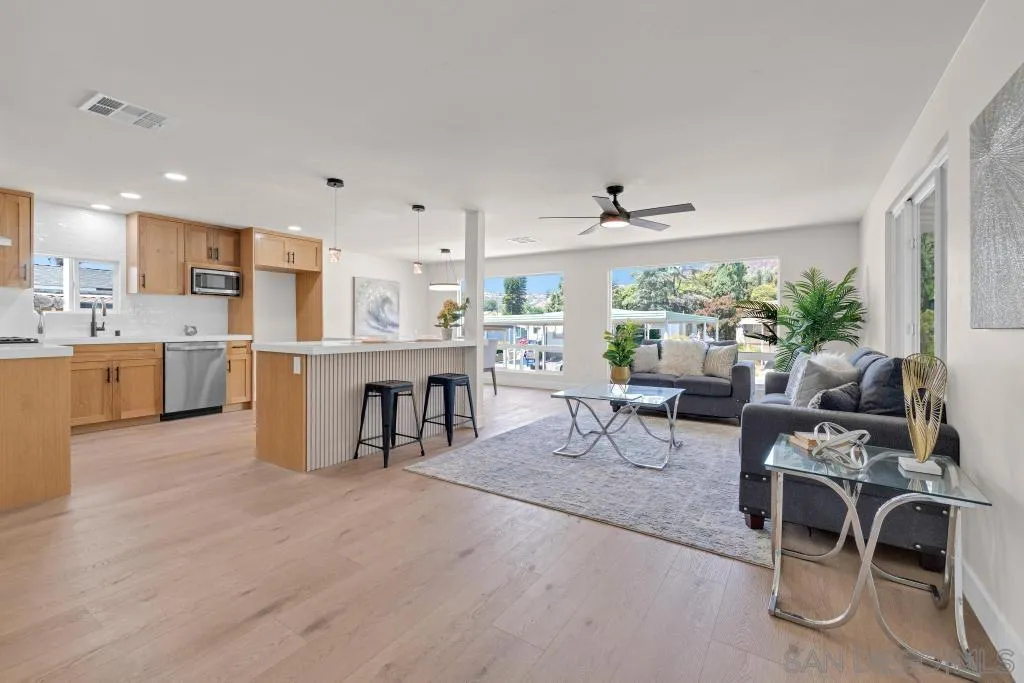 https://cdn.realtyfeed.com/cdn/127/250037920/a898a9edb4067a843746176837252d1d.webp