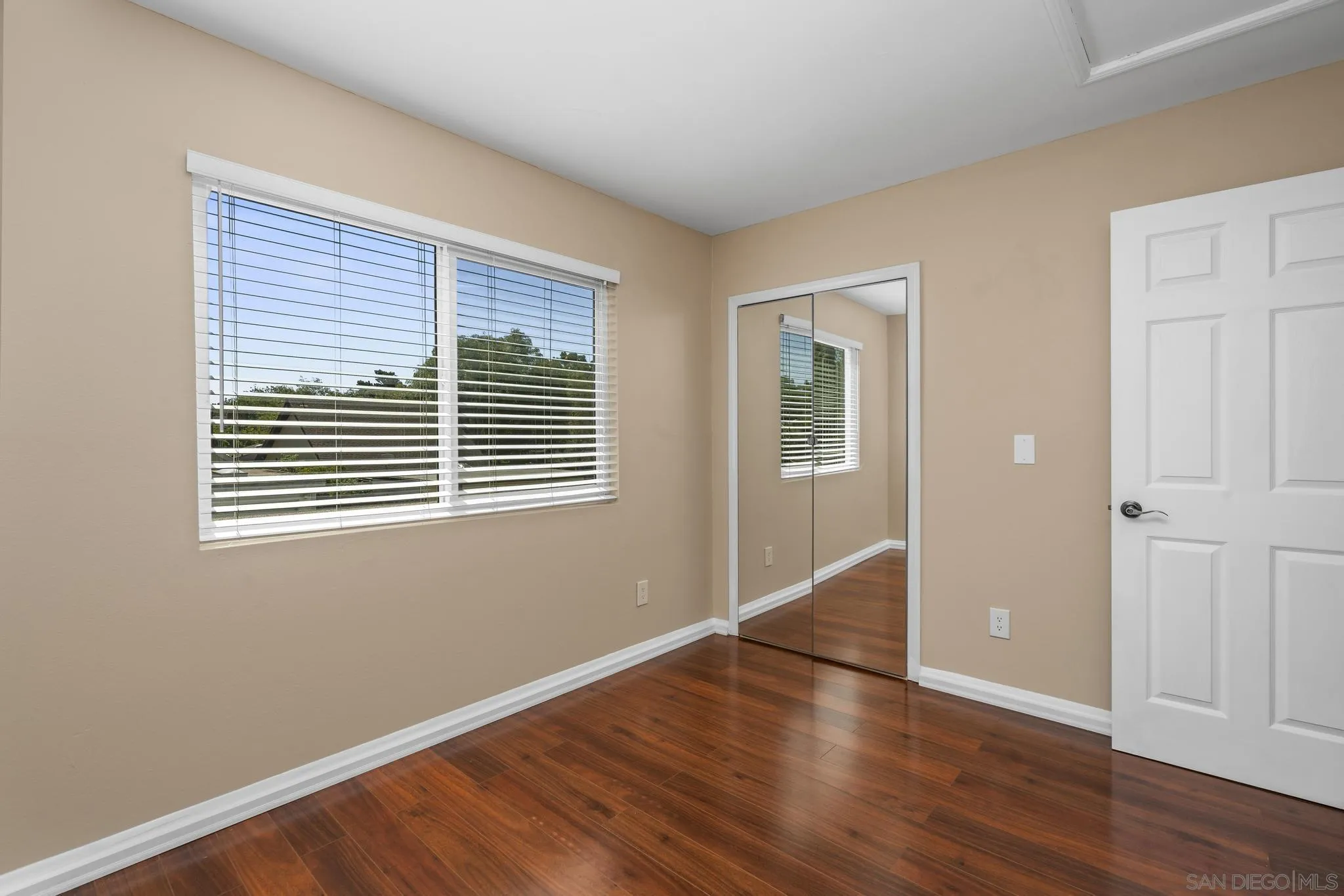 https://cdn.realtyfeed.com/cdn/127/250037921/04e201ab50d05602e689ef48b9686924.webp