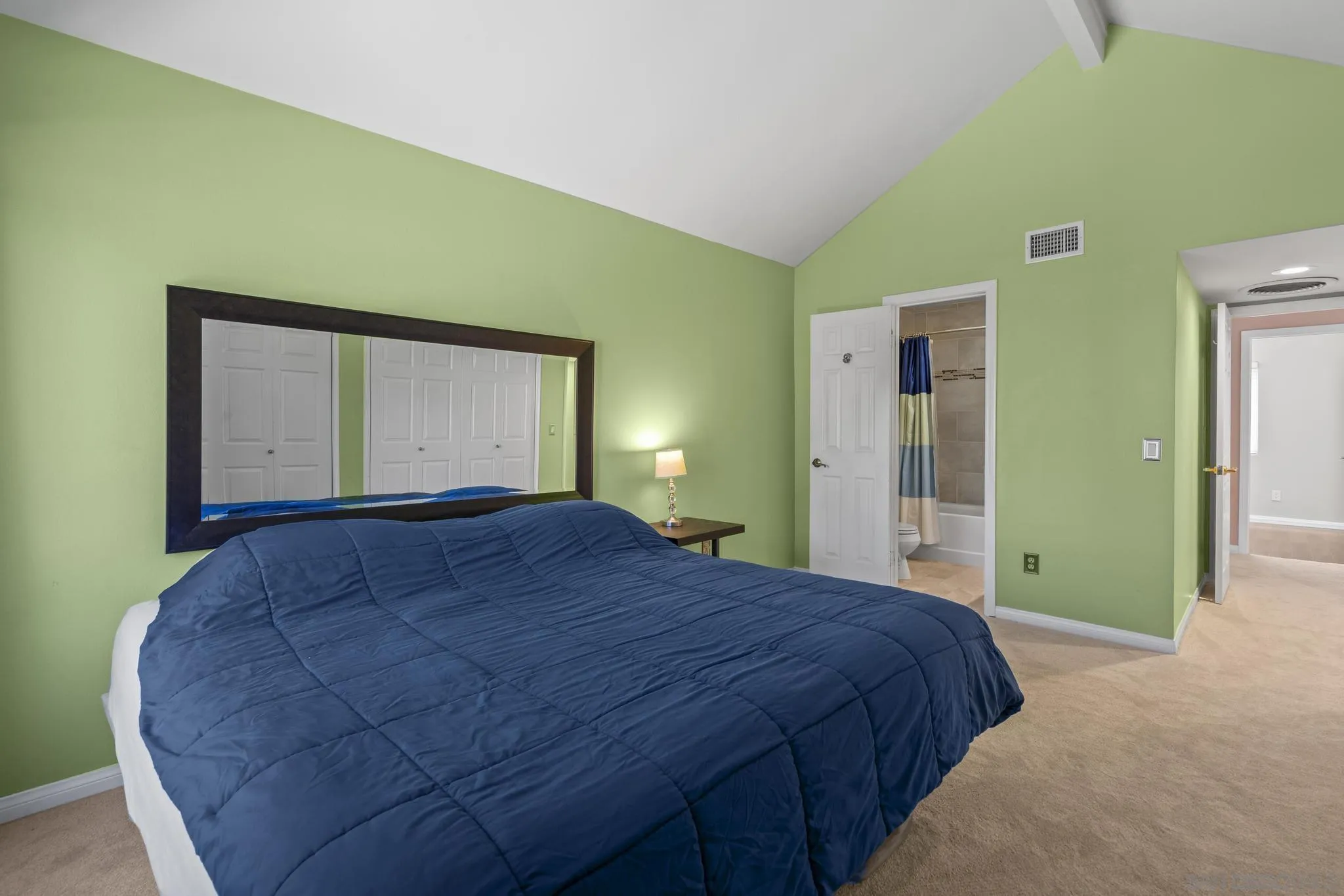 https://cdn.realtyfeed.com/cdn/127/250037921/7a1578225db0eabc059235936ffe3faa.webp