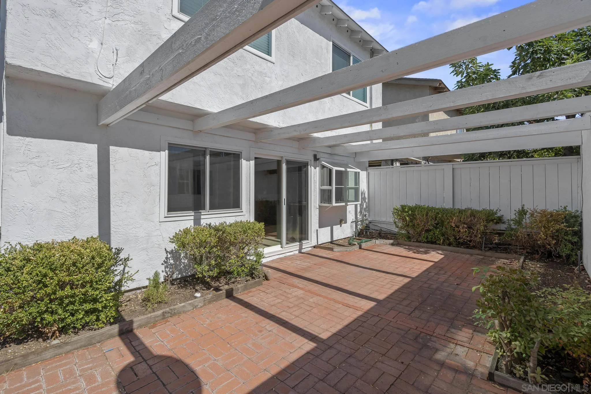 https://cdn.realtyfeed.com/cdn/127/250037921/888b92d3ac832e1fa582d6d695e7ad8a.webp