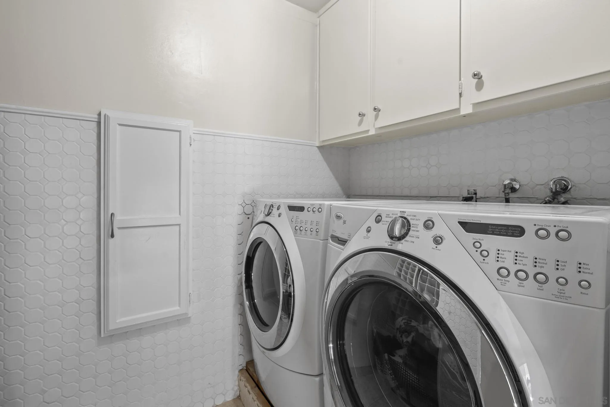 https://cdn.realtyfeed.com/cdn/127/250037921/a6d34eb67de78378756c5e611d290391.webp