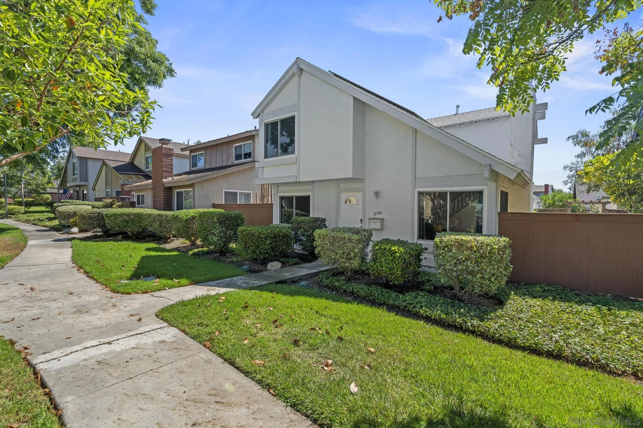 https://cdn.realtyfeed.com/cdn/127/250037921/cbd53652325836db5653a90cd05713c7.webp