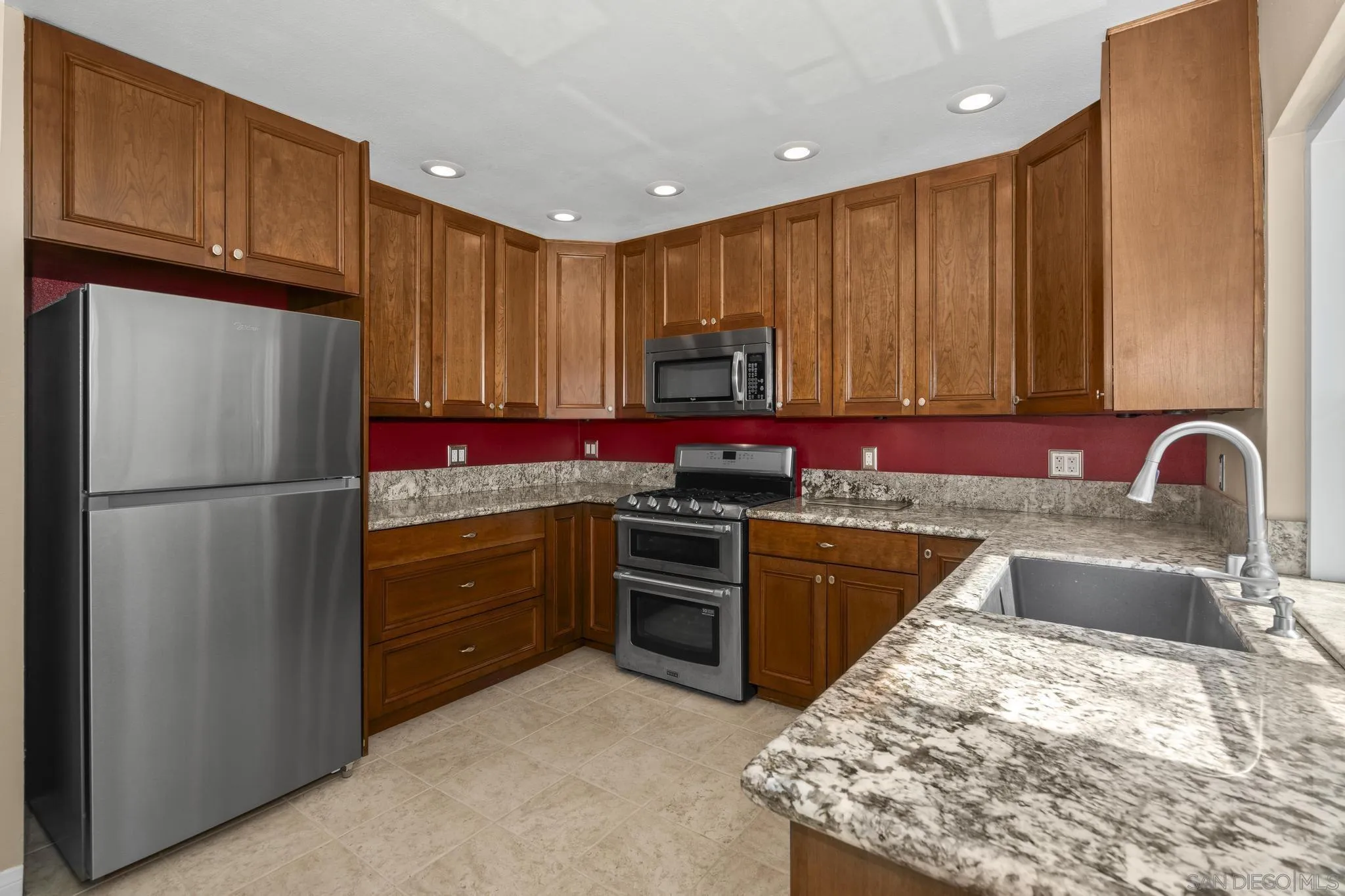 https://cdn.realtyfeed.com/cdn/127/250037921/dfc70bc85b2fa62bf277548b42a6f691.webp