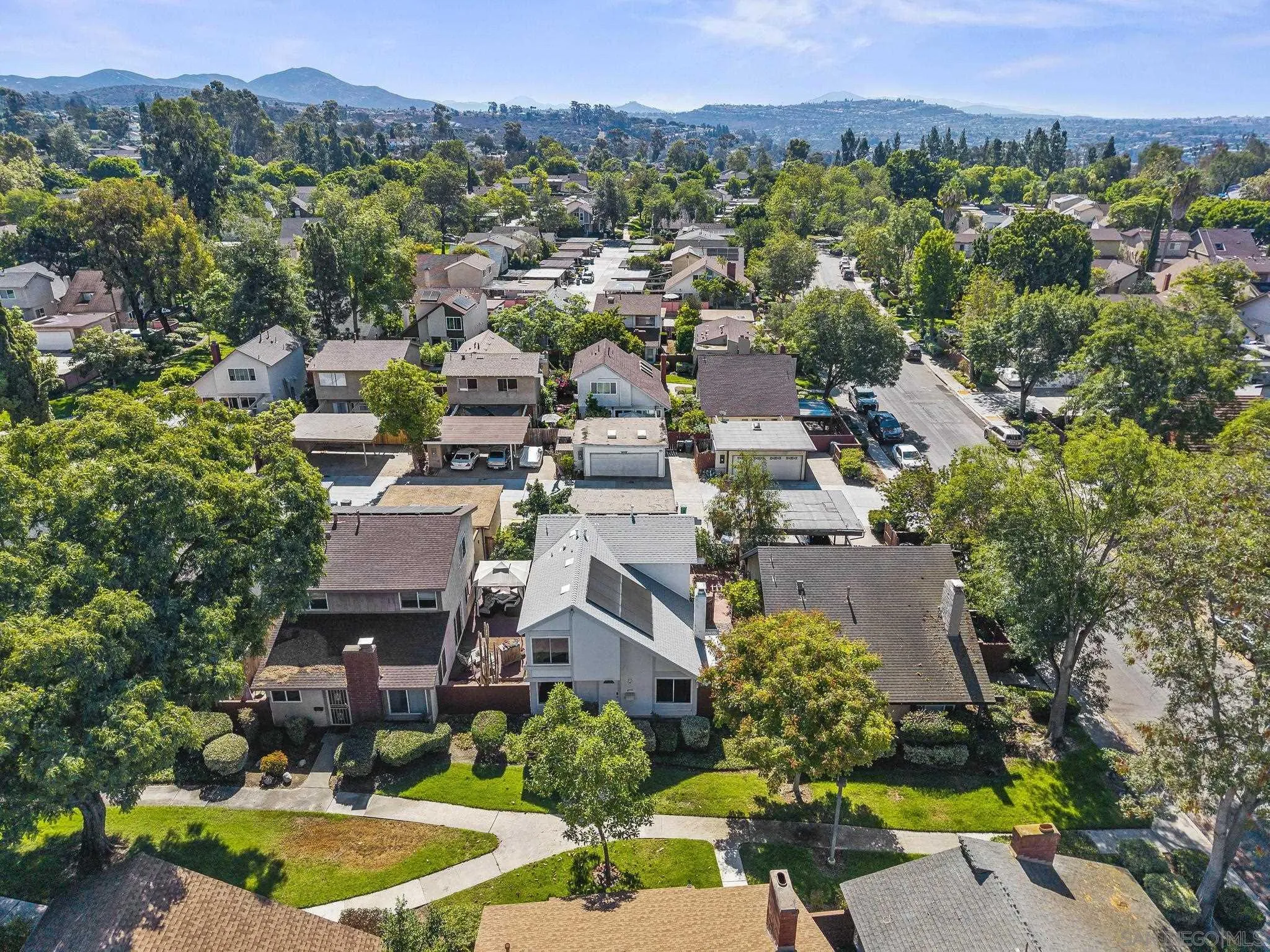https://cdn.realtyfeed.com/cdn/127/250037921/fd9109e7538fe2965f46cf15c5c916fc.webp