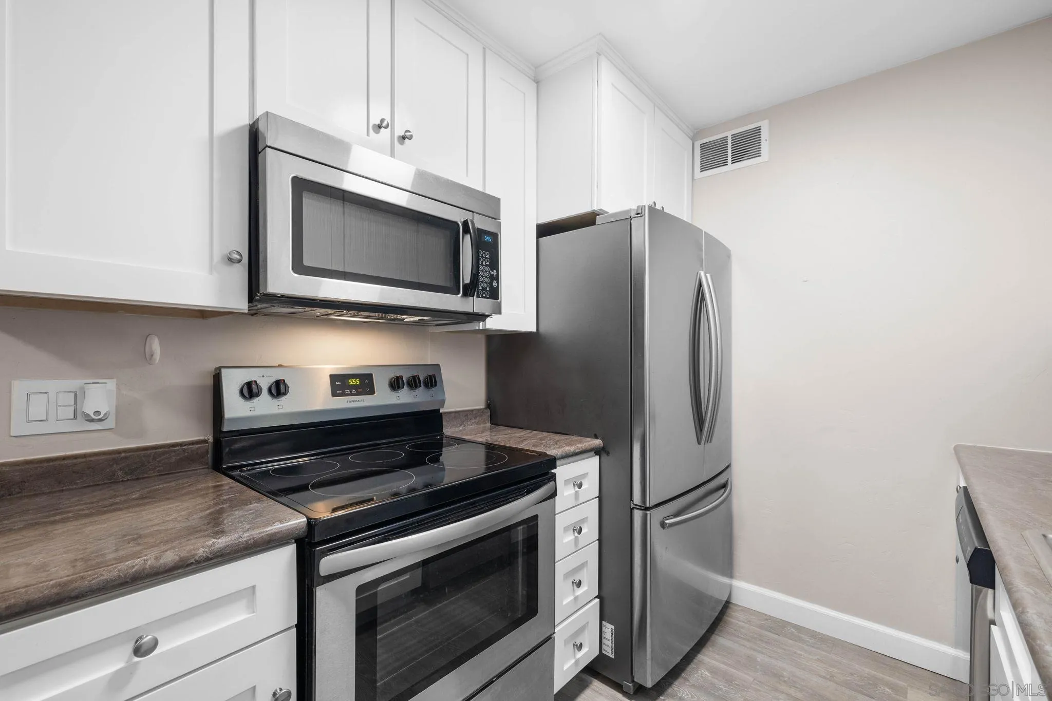 https://cdn.realtyfeed.com/cdn/127/250037923/006d92823f0802eb73b3573bb59ca2c2.webp