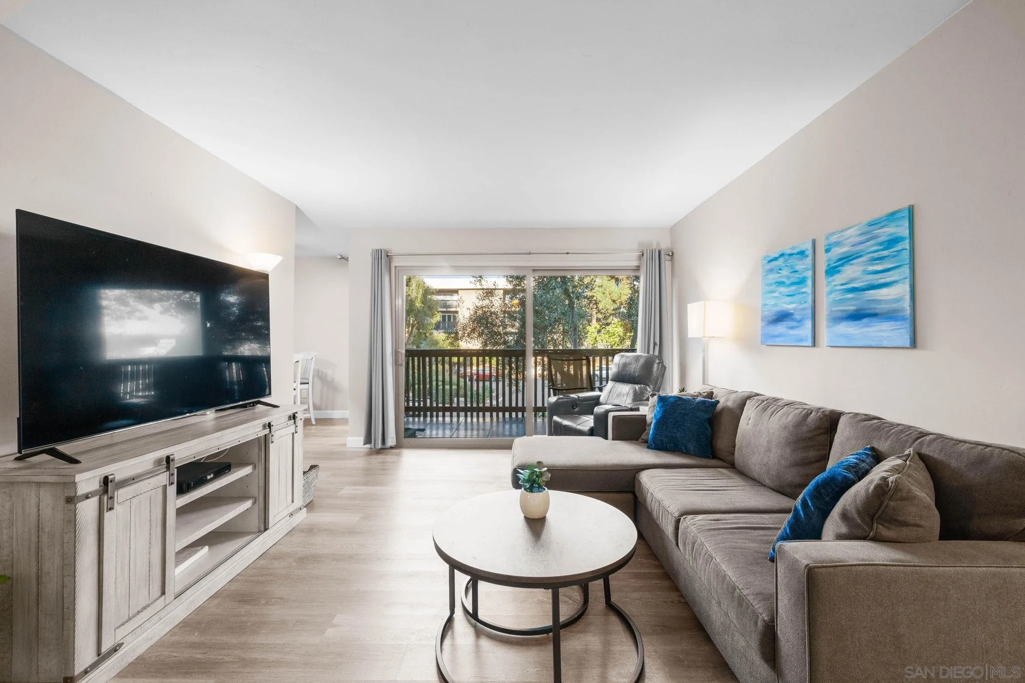 https://cdn.realtyfeed.com/cdn/127/250037923/8bf07bbc82de4b85514a6b9ede14c75c.webp