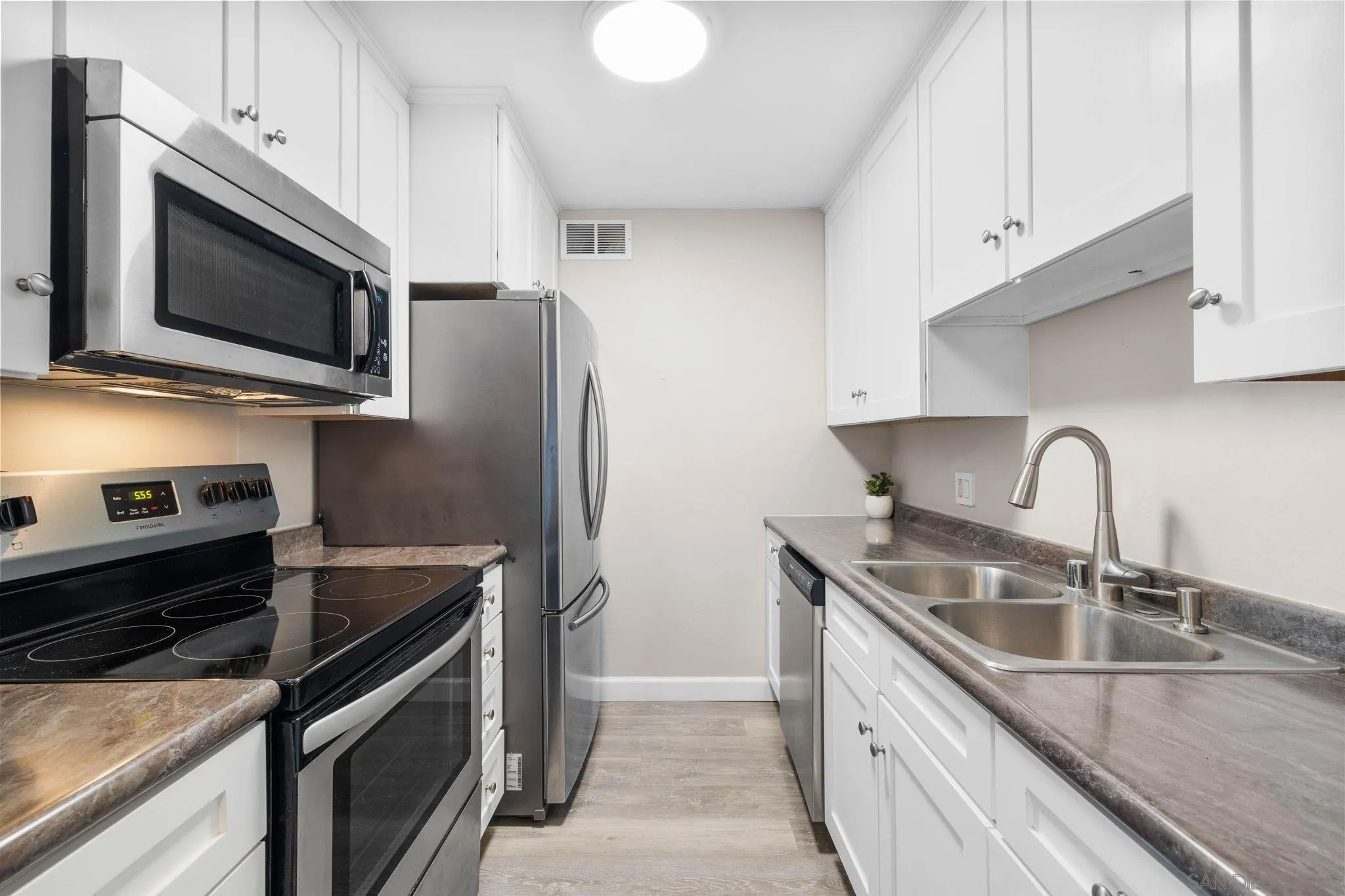 https://cdn.realtyfeed.com/cdn/127/250037923/8df509efa3285a1c917e8450d961534d.webp