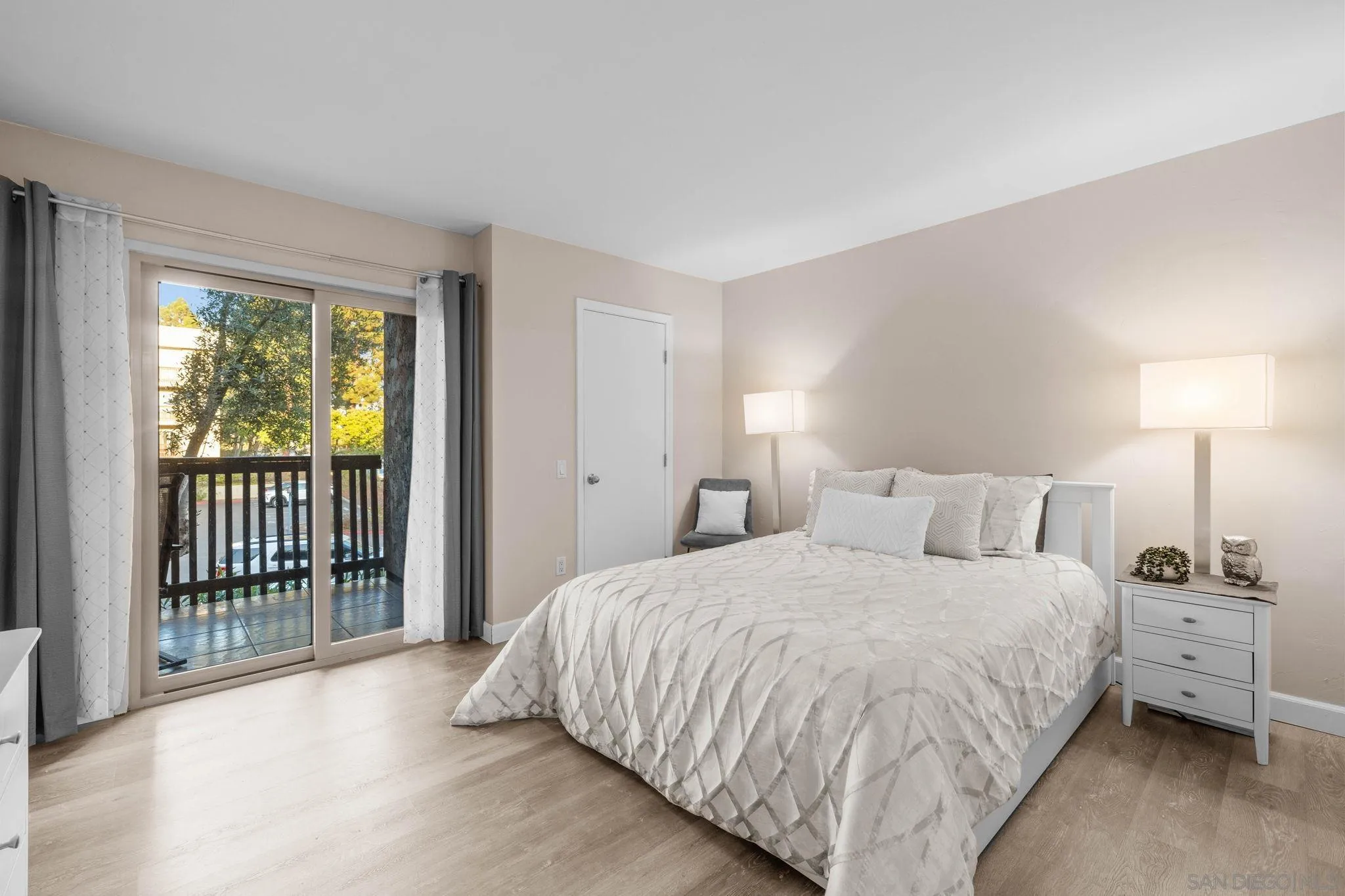 https://cdn.realtyfeed.com/cdn/127/250037923/ce6790d5fe62864df9ad5379497adb2f.webp