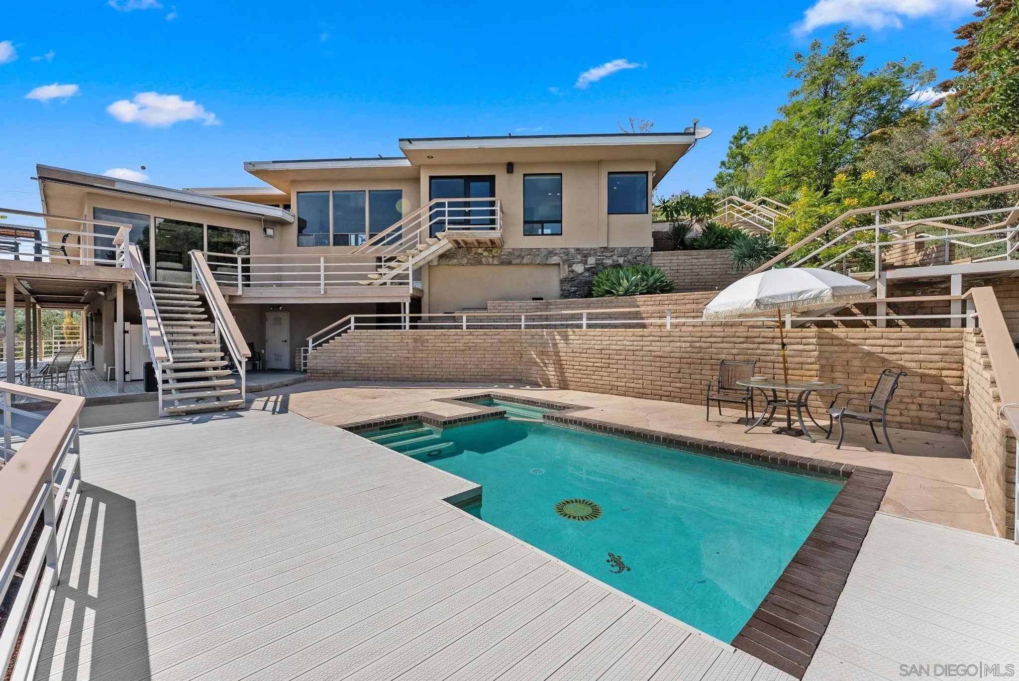 https://cdn.realtyfeed.com/cdn/127/250037925/3186ffdfaab461e65ae6104cfb8dae51.webp