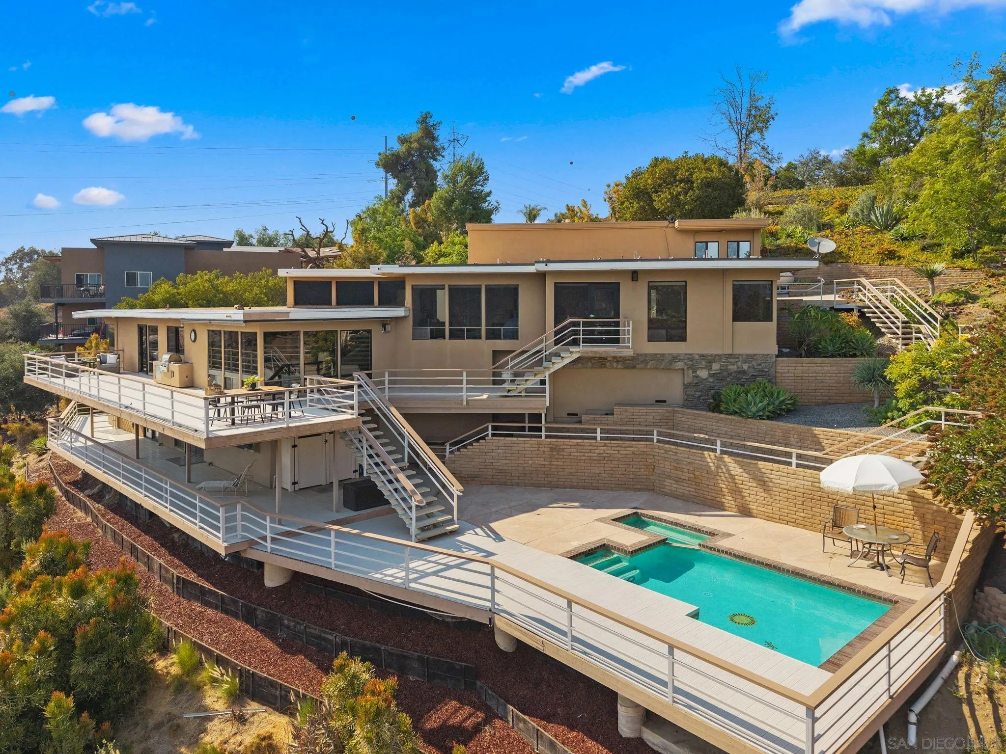 https://cdn.realtyfeed.com/cdn/127/250037925/b15a1a23b0cc6357af4803ba8f84ab51.webp