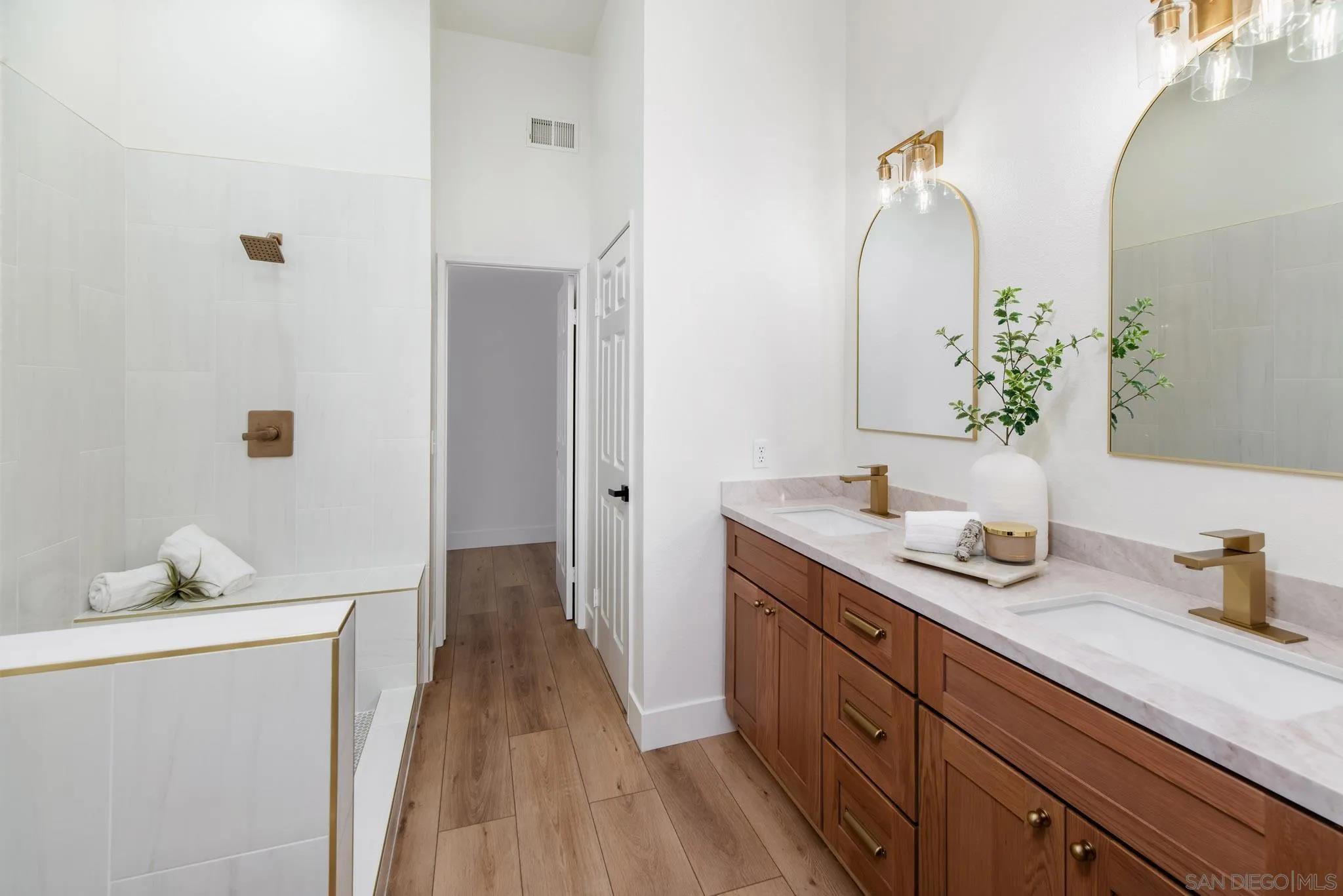 https://cdn.realtyfeed.com/cdn/127/250037928/14f4b16c16e4b25a38d5bc543bc87525.webp
