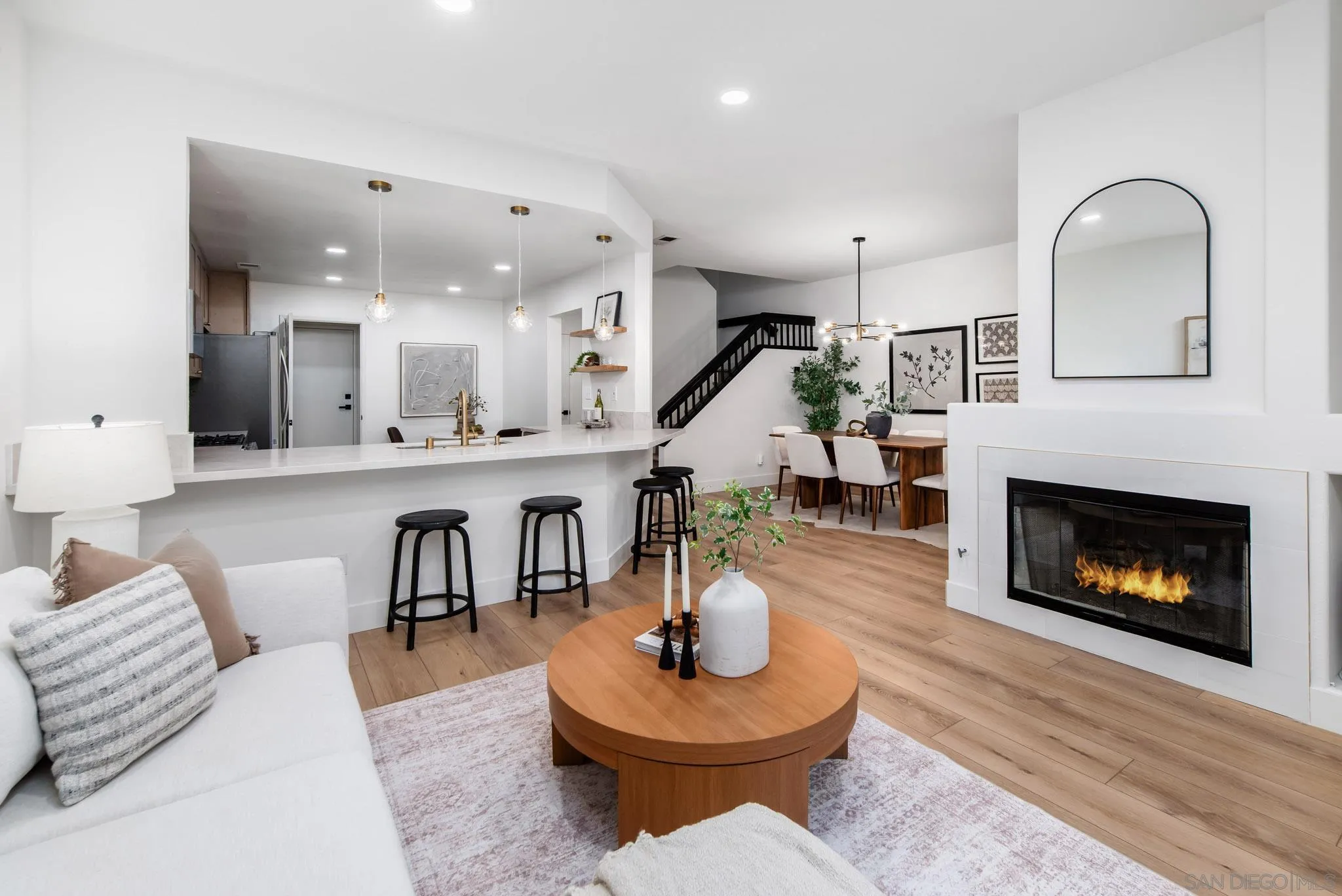 https://cdn.realtyfeed.com/cdn/127/250037928/15f2f0c8c8ff08ed42845521cf8b138a.webp