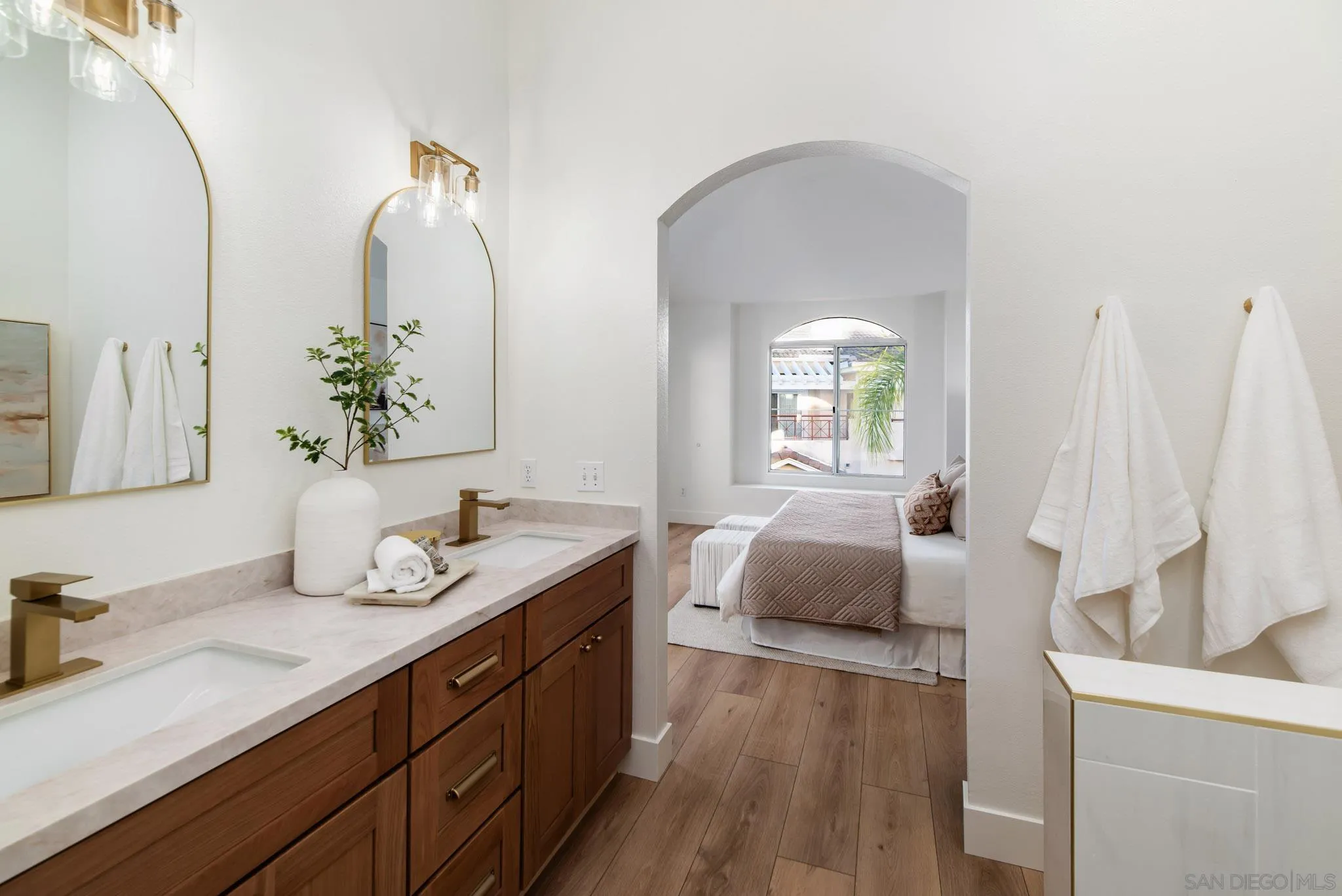https://cdn.realtyfeed.com/cdn/127/250037928/2b881a129f1cb5f7586c3c4cd3b1276a.webp