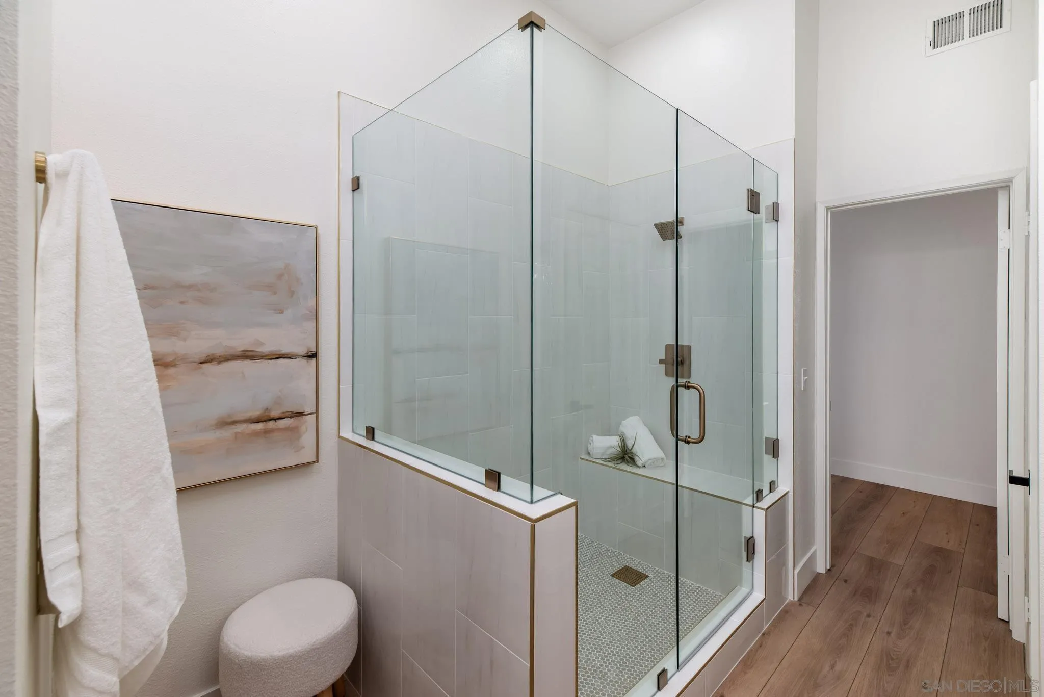 https://cdn.realtyfeed.com/cdn/127/250037928/2e99dfad2cfe97868adb7768a5faa2d3.webp