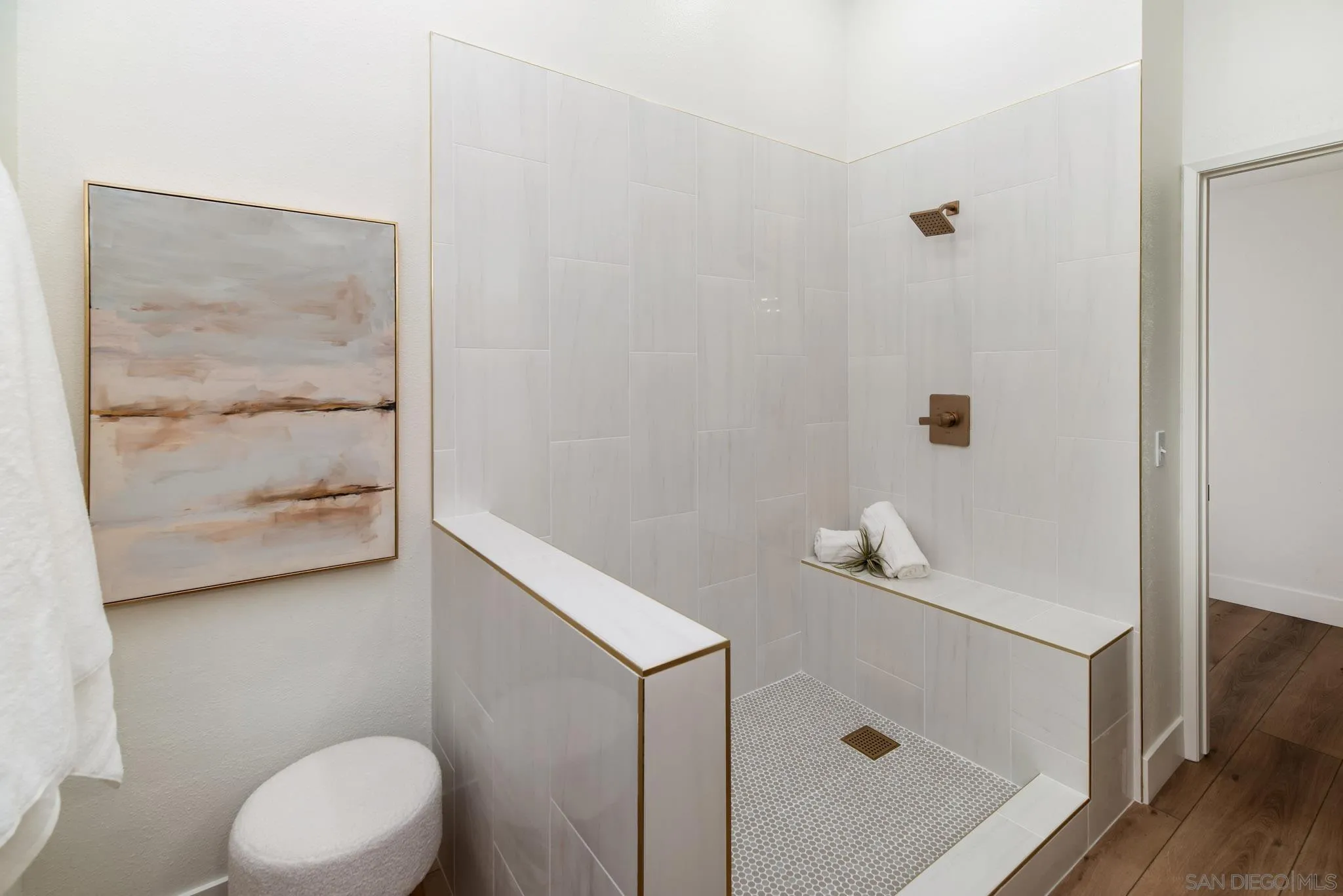 https://cdn.realtyfeed.com/cdn/127/250037928/4f2ba67221df1eb6737b26282b190f4e.webp