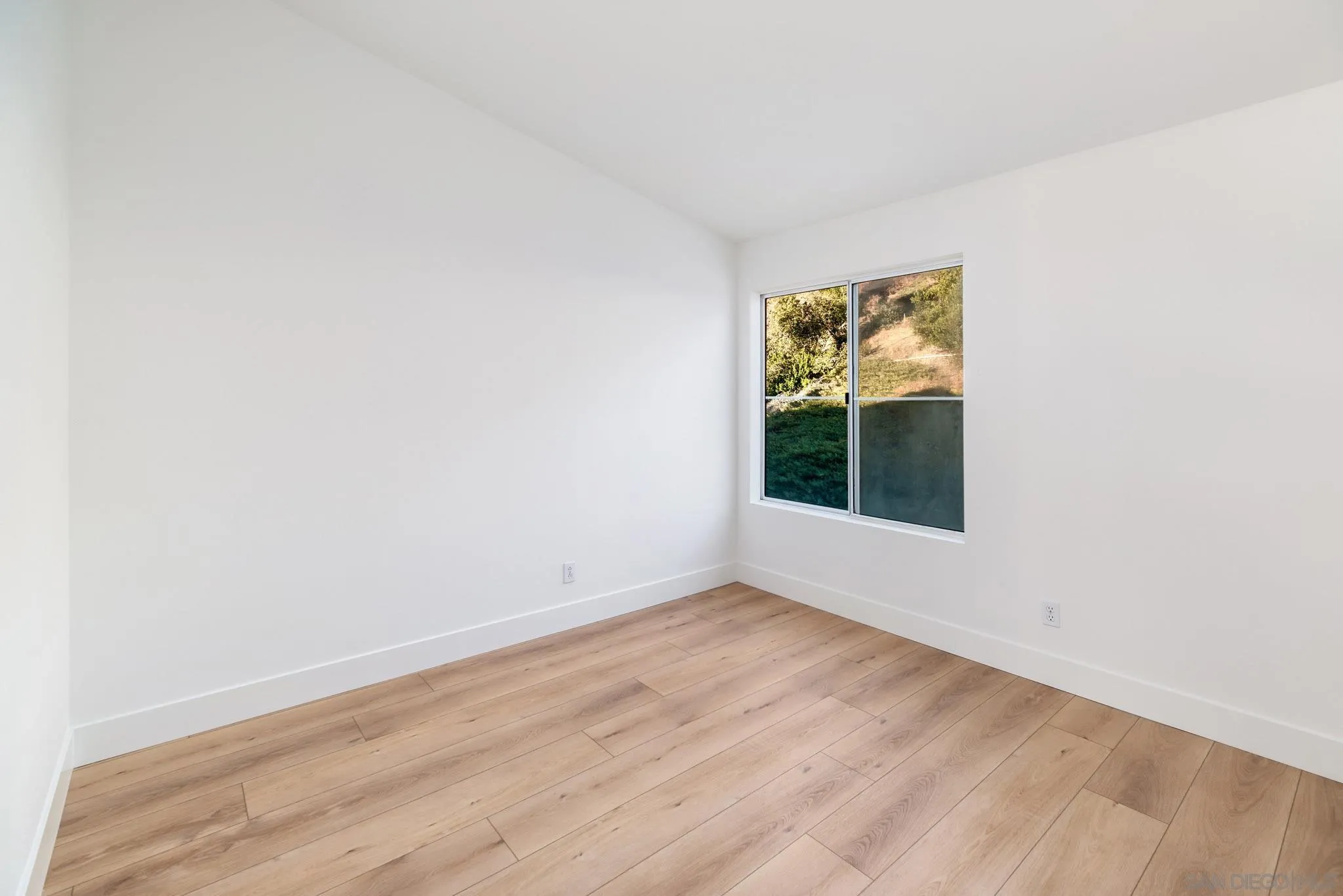 https://cdn.realtyfeed.com/cdn/127/250037928/555835efef8f4fec5ec1a80cb766d7be.webp