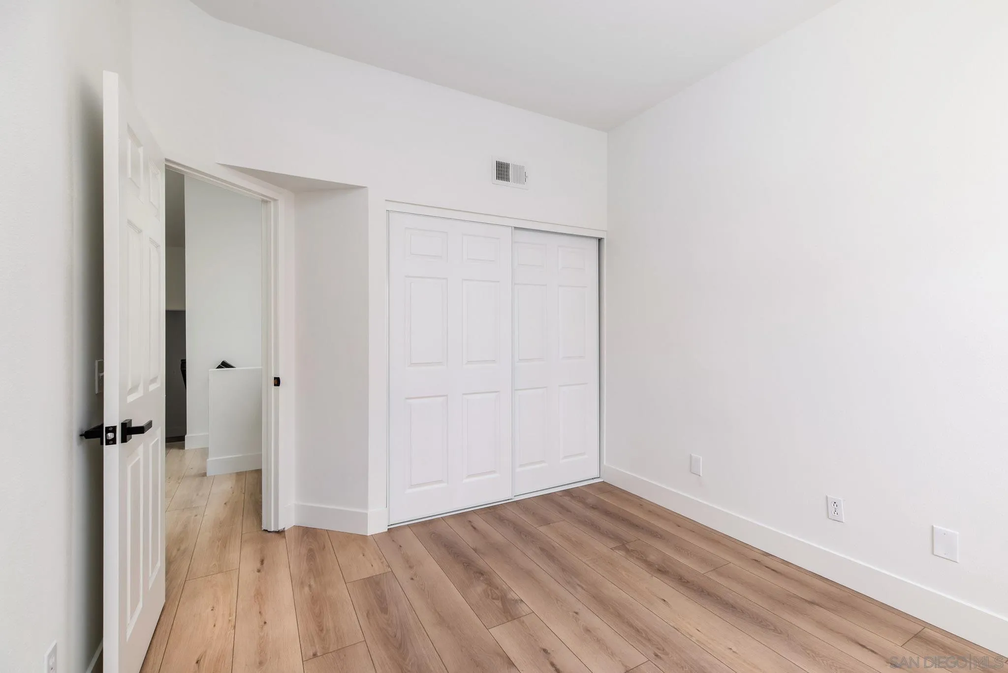 https://cdn.realtyfeed.com/cdn/127/250037928/8245f46982d0f0860bca886a935dd884.webp