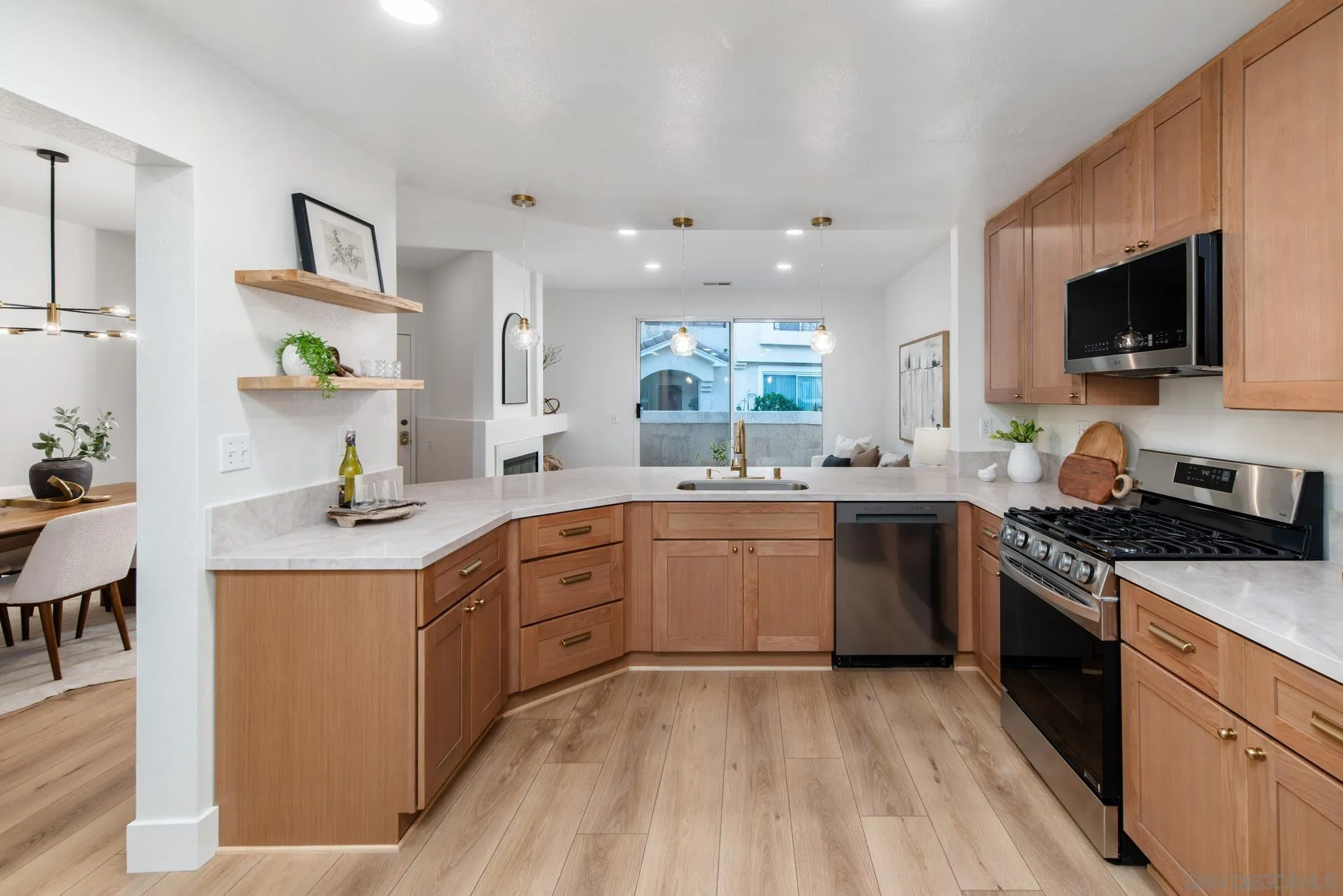 https://cdn.realtyfeed.com/cdn/127/250037928/8ec4ca1ab71e365b2ca14067ff5b6a71.webp