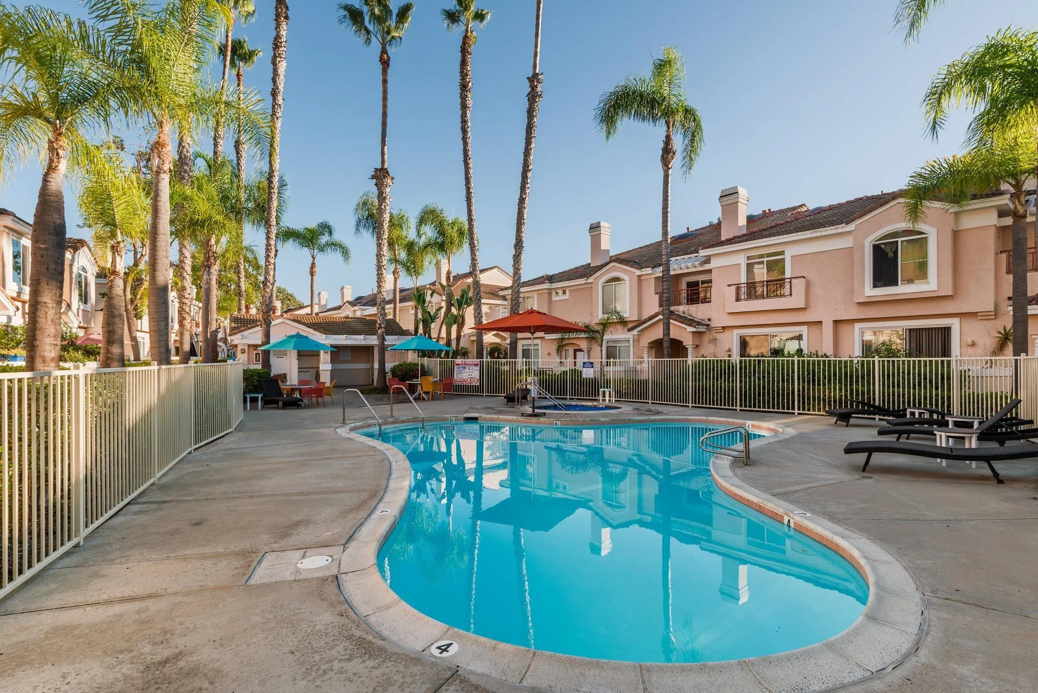 https://cdn.realtyfeed.com/cdn/127/250037928/a4cbbd43227318c893fb33d92b94e1a4.webp