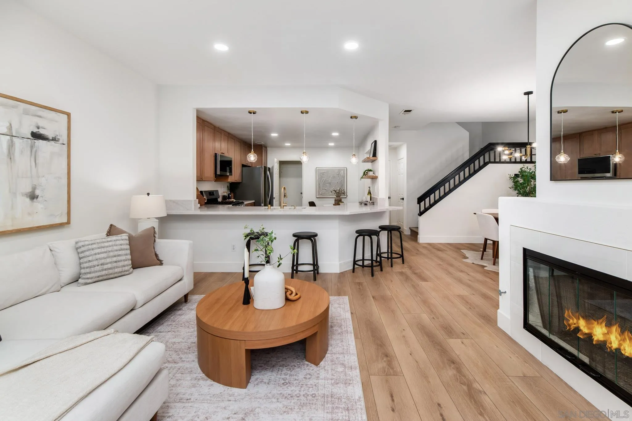 https://cdn.realtyfeed.com/cdn/127/250037928/a5888ee0a286670c15952d04a0a046d4.webp
