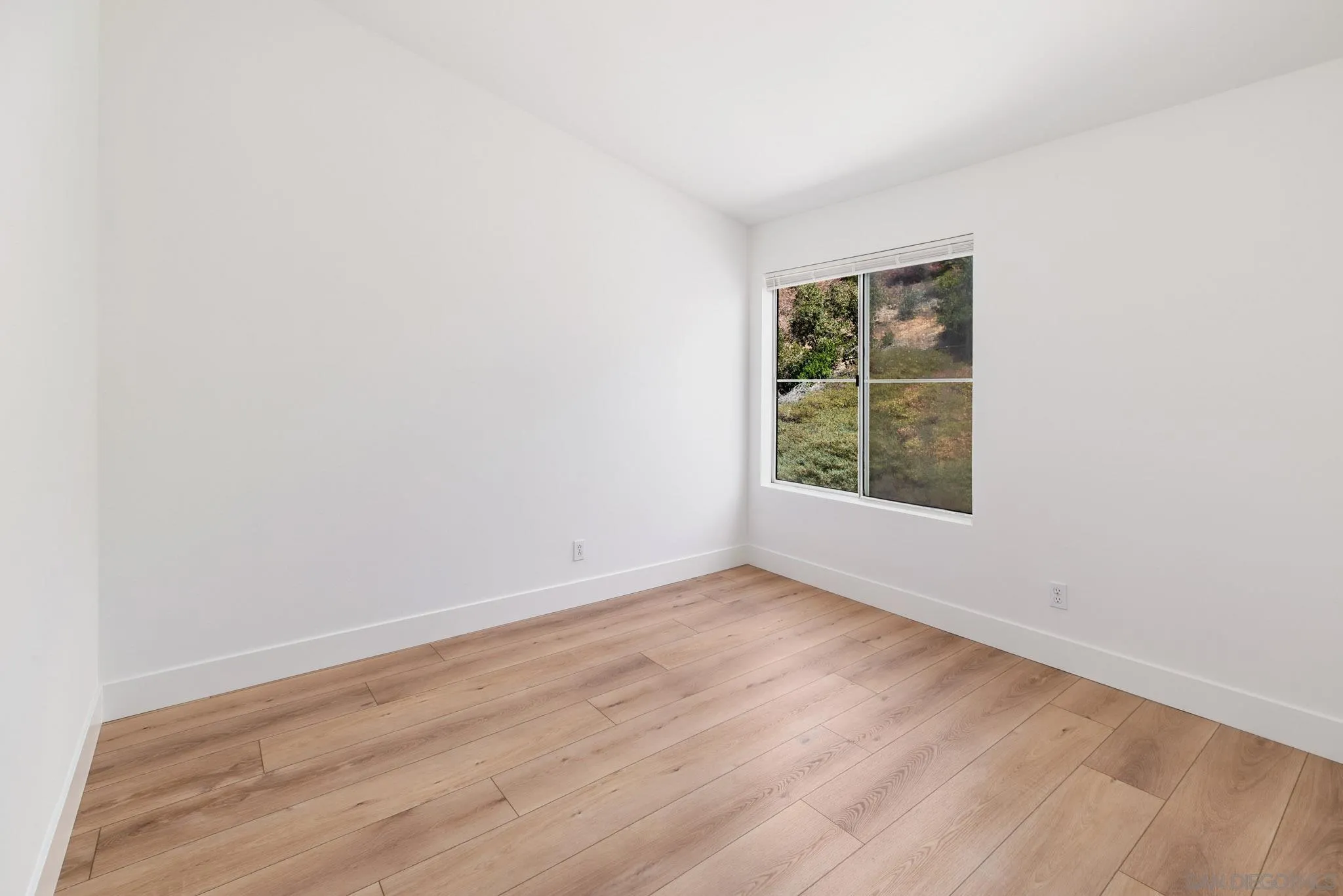 https://cdn.realtyfeed.com/cdn/127/250037928/d05559debafdef37c14b6f936d96b642.webp