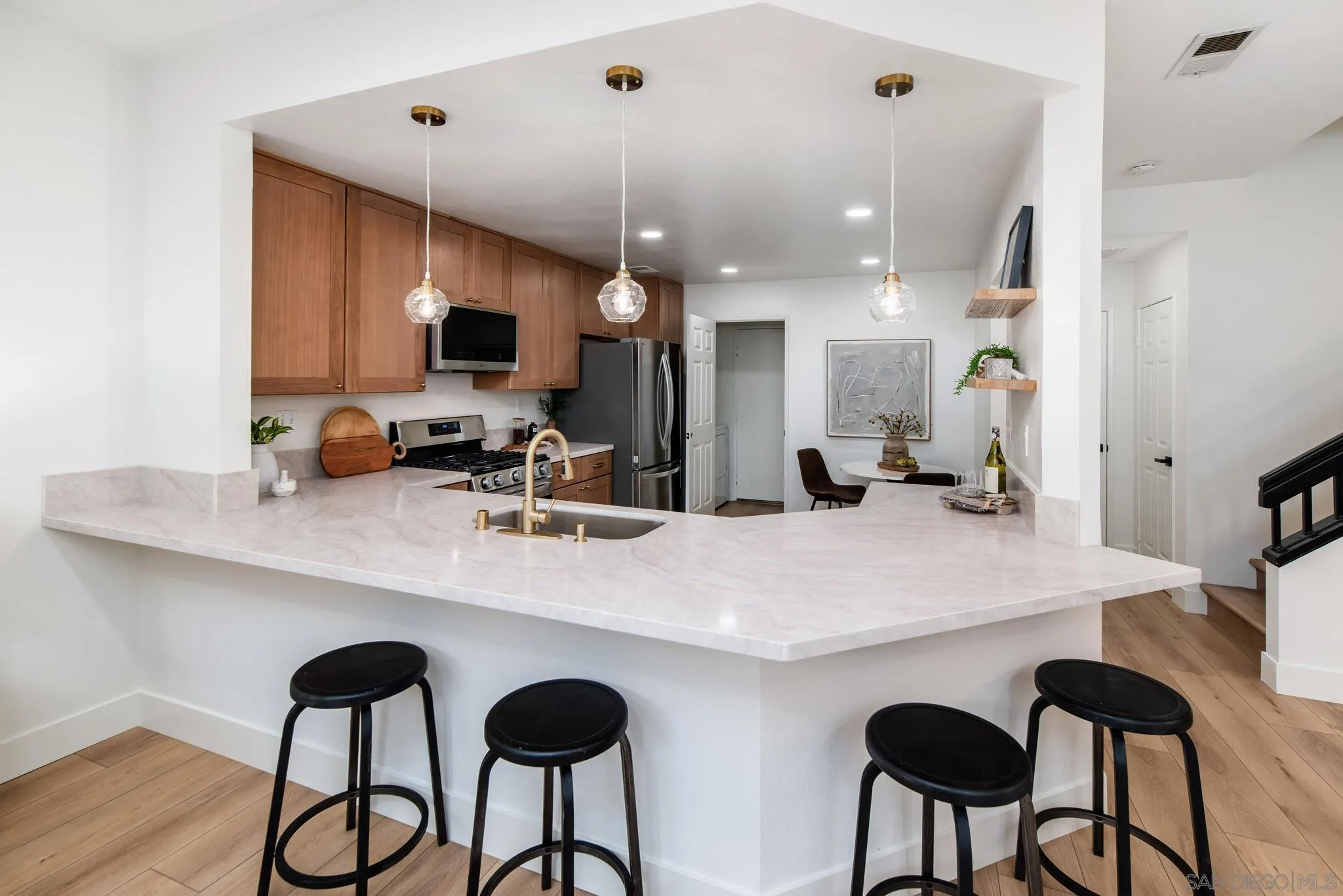 https://cdn.realtyfeed.com/cdn/127/250037928/d4043270129713623f8e19e0d0bad964.webp