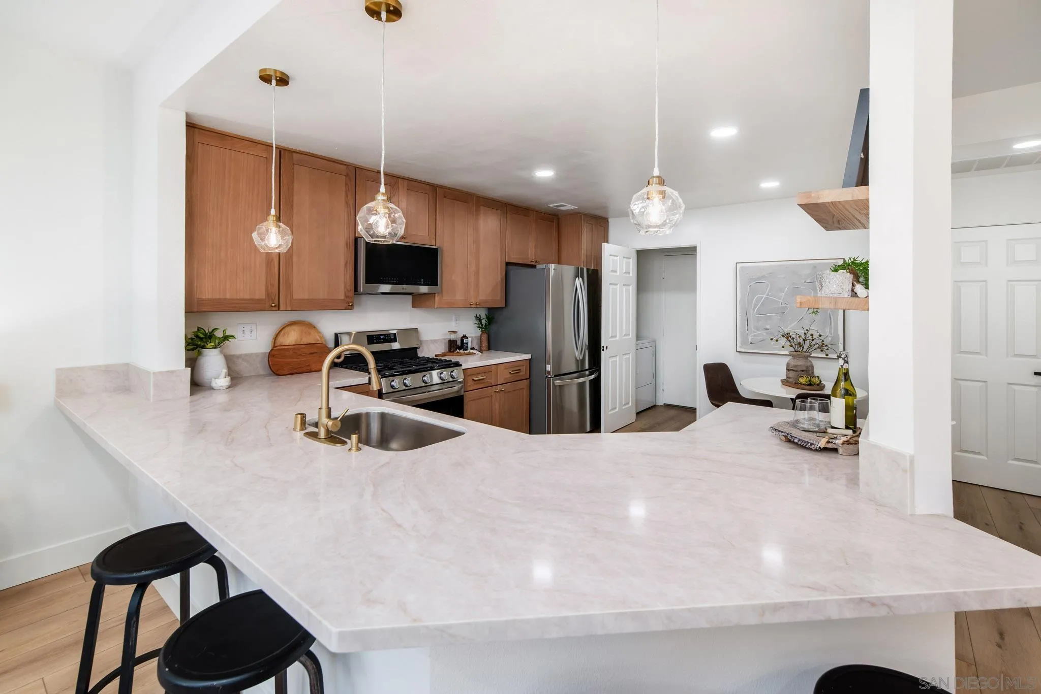 https://cdn.realtyfeed.com/cdn/127/250037928/f9bc8009458670d119a9f01f9c776e9c.webp