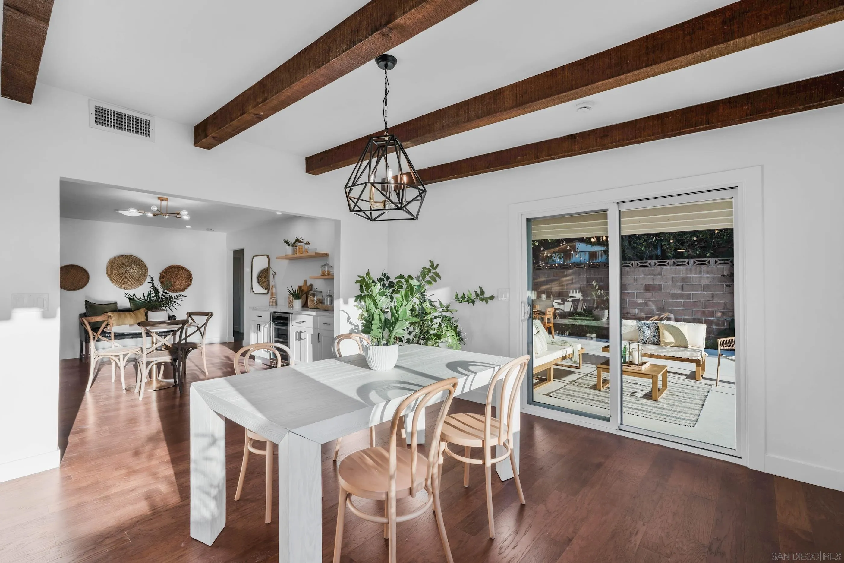 https://cdn.realtyfeed.com/cdn/127/250037929/16f423ee369ee5013041828677b9fd3f.webp