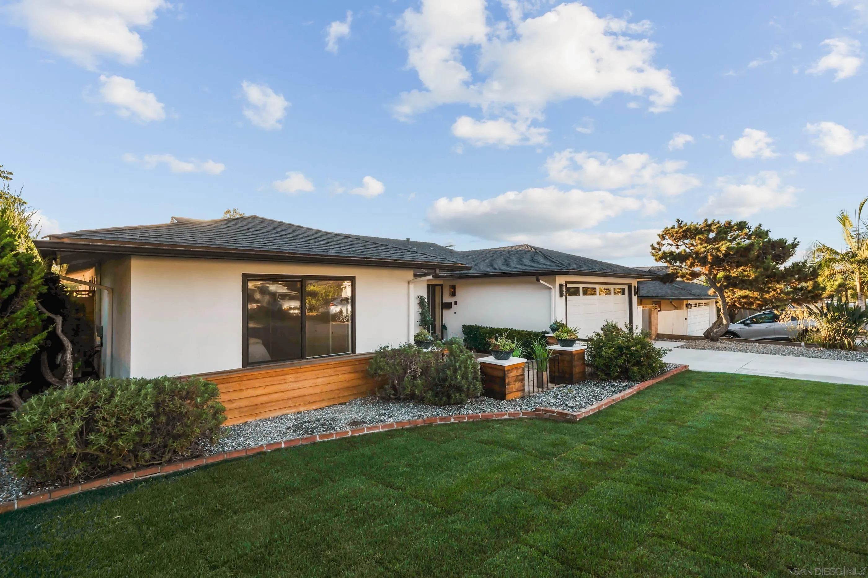 https://cdn.realtyfeed.com/cdn/127/250037929/2dc68f502251c1c50942bb4e56edf4f5.webp