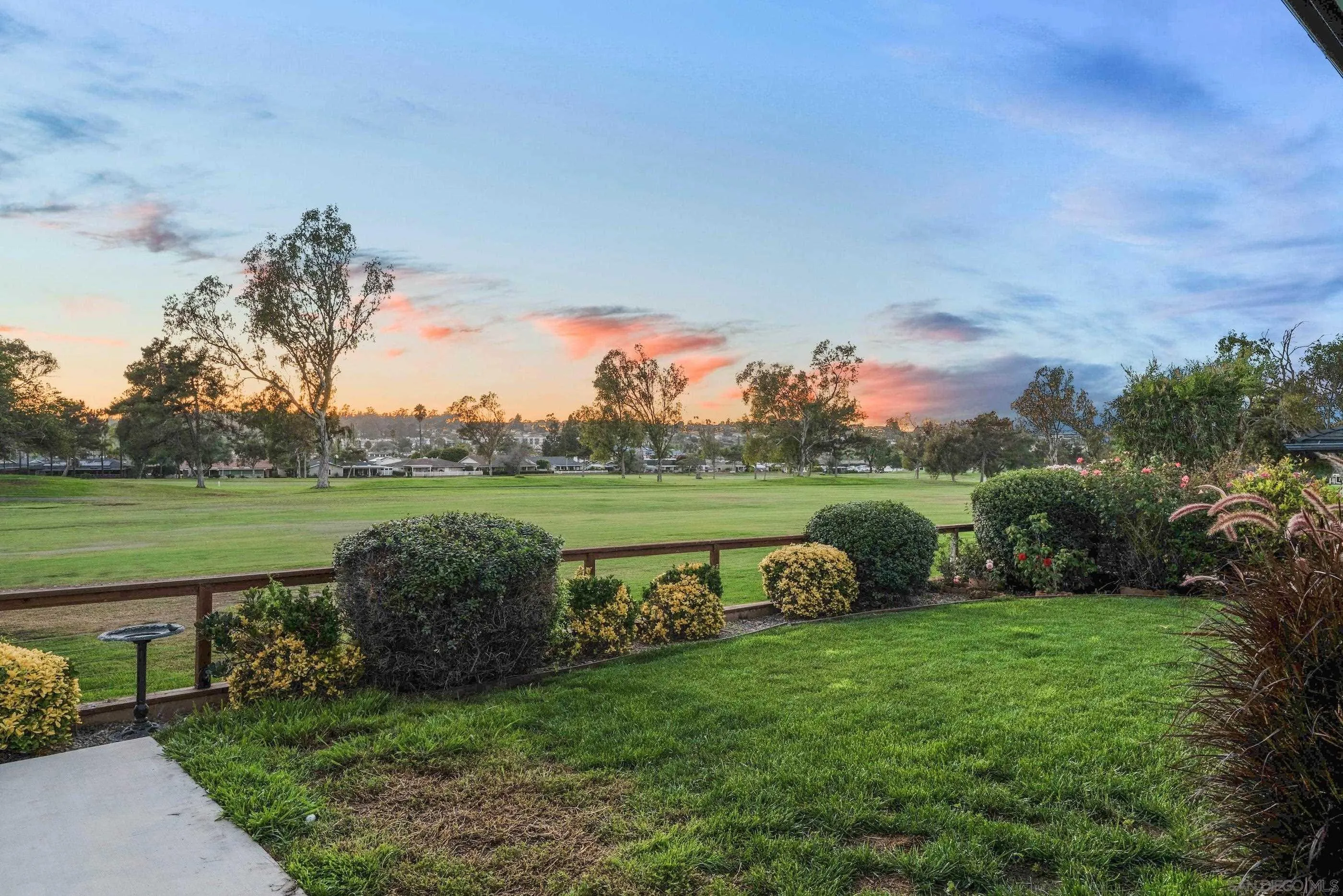 https://cdn.realtyfeed.com/cdn/127/250037929/f987e7bbf33da77b81236678c3b1042b.webp