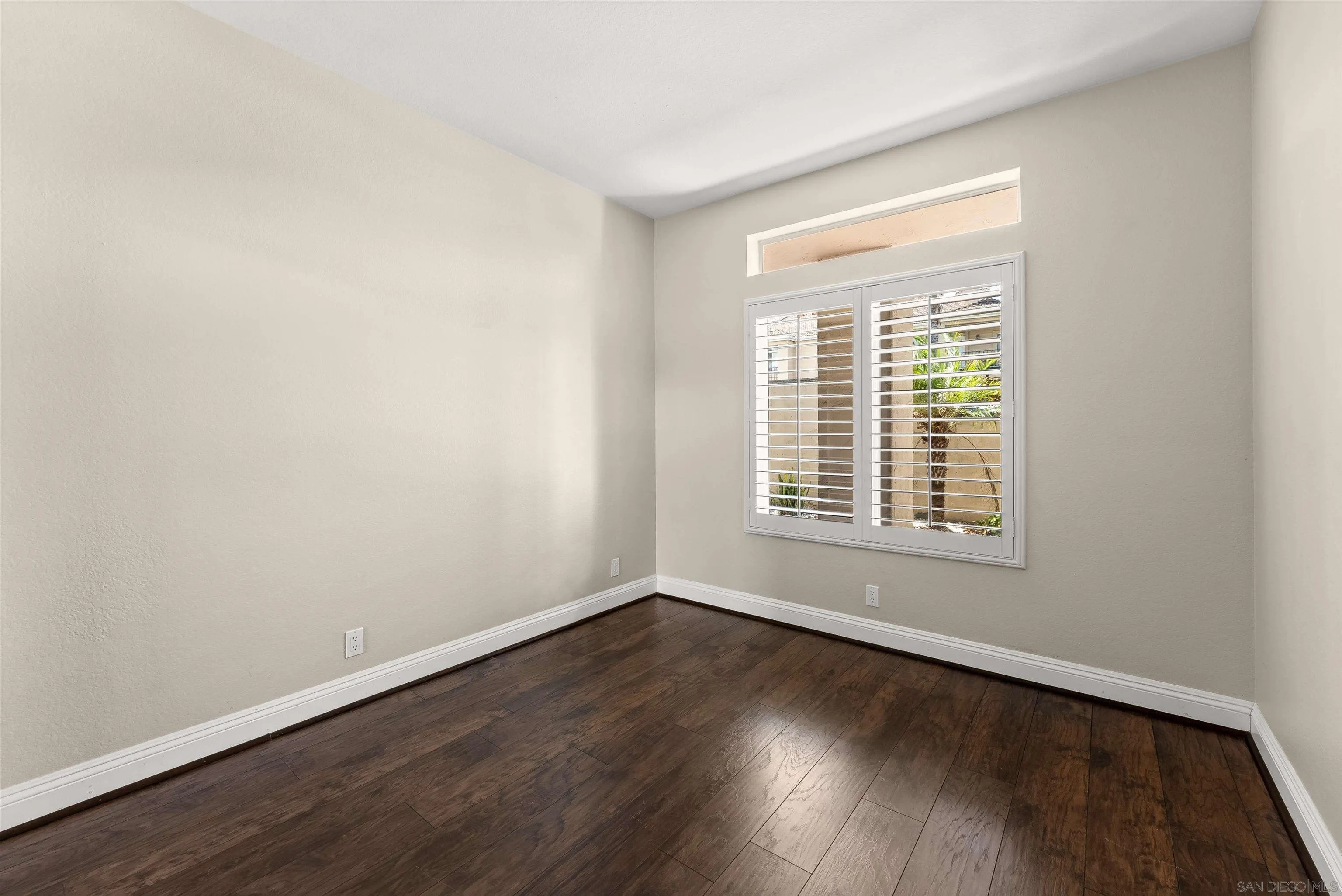 Photo #8: 250037930 Listing: Photo #8