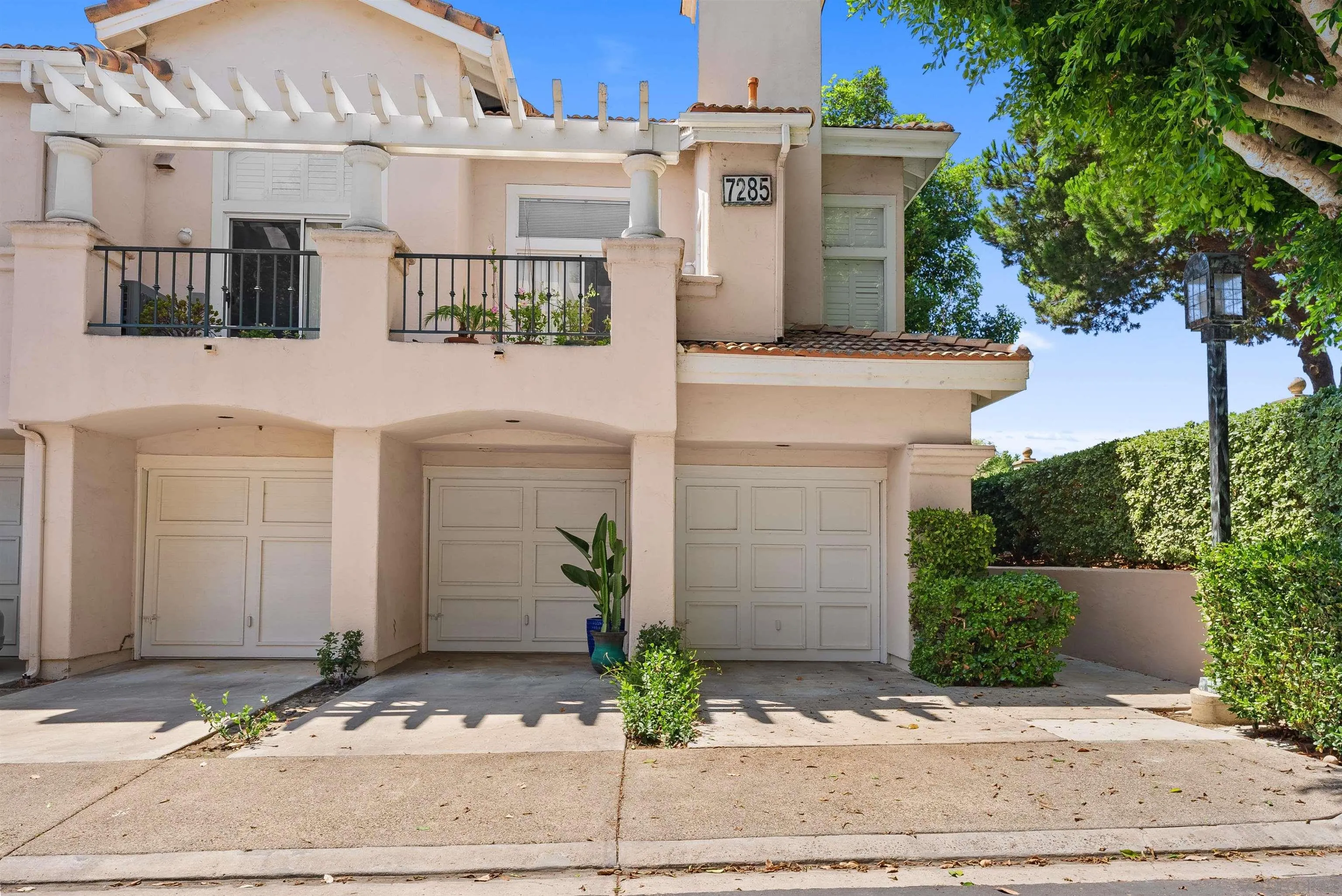 Photo #2: 250037930 Listing 