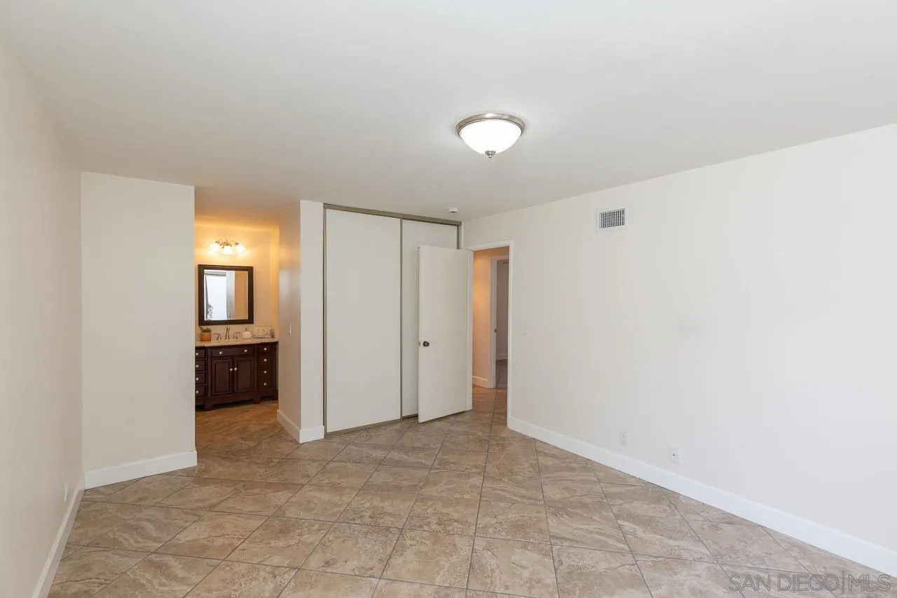 https://cdn.realtyfeed.com/cdn/127/250037931/5a15b4452fd53cf7456aed3028005d53.webp