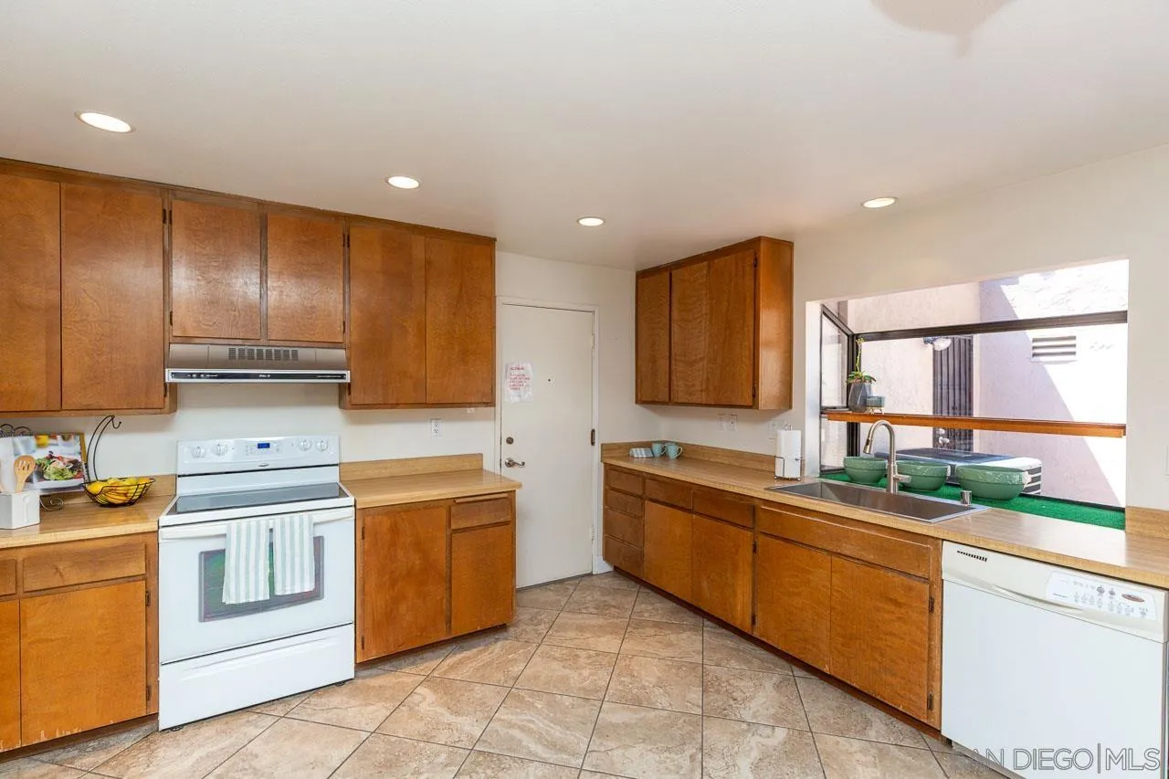 https://cdn.realtyfeed.com/cdn/127/250037931/6a786dbcdd4031aaeac6054268e01c1e.webp
