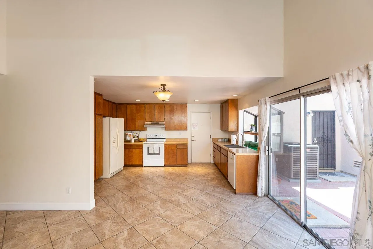 https://cdn.realtyfeed.com/cdn/127/250037931/77d7ee3b82698e9c4340416a05f859f2.webp