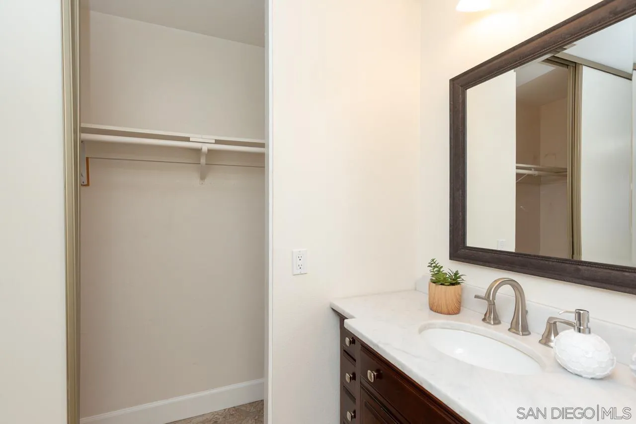 https://cdn.realtyfeed.com/cdn/127/250037931/db5b16b30e0b56edbd78c1818b6fad55.webp