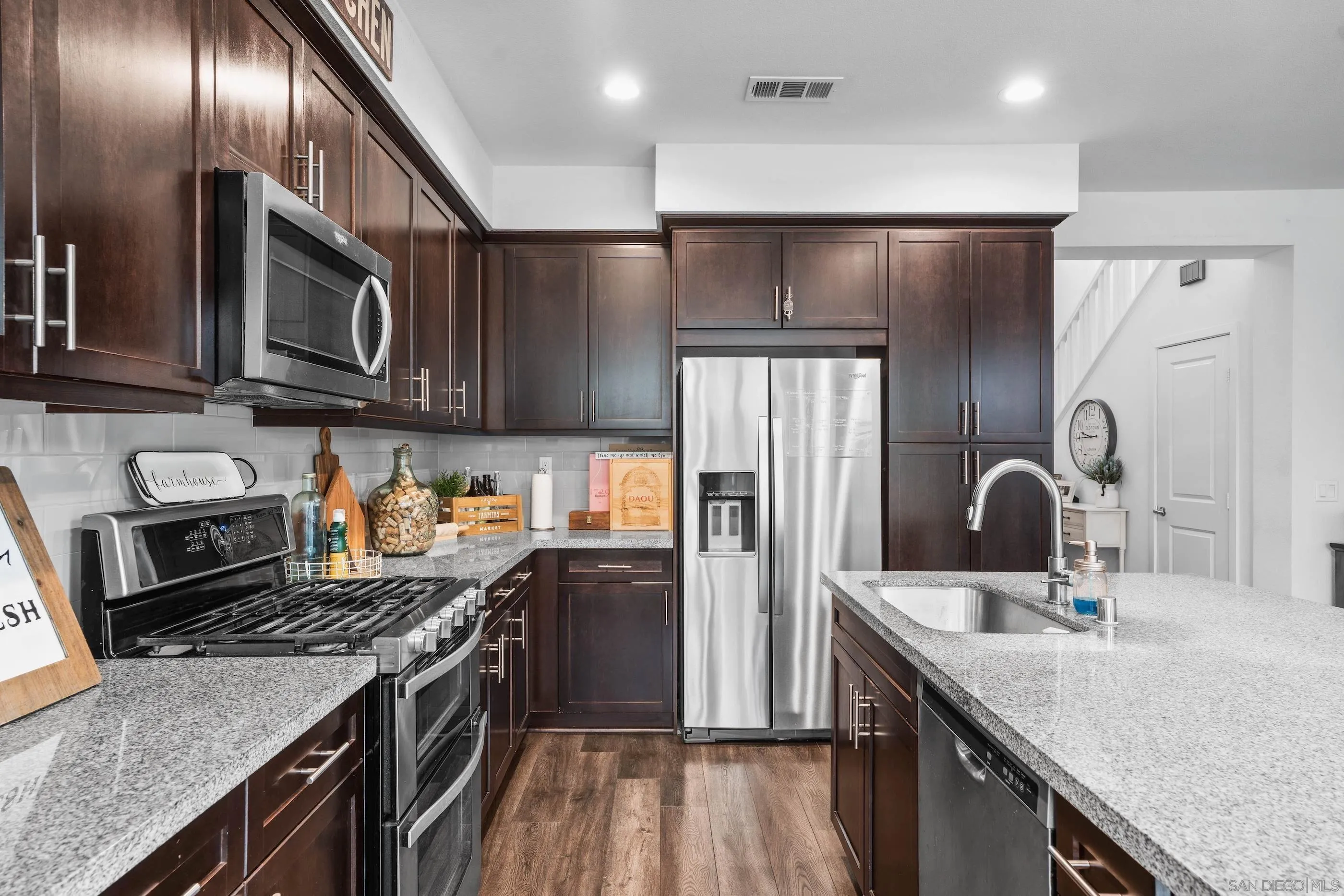 https://cdn.realtyfeed.com/cdn/127/250037934/e6f143253ce8730f253e5c166437b746.webp