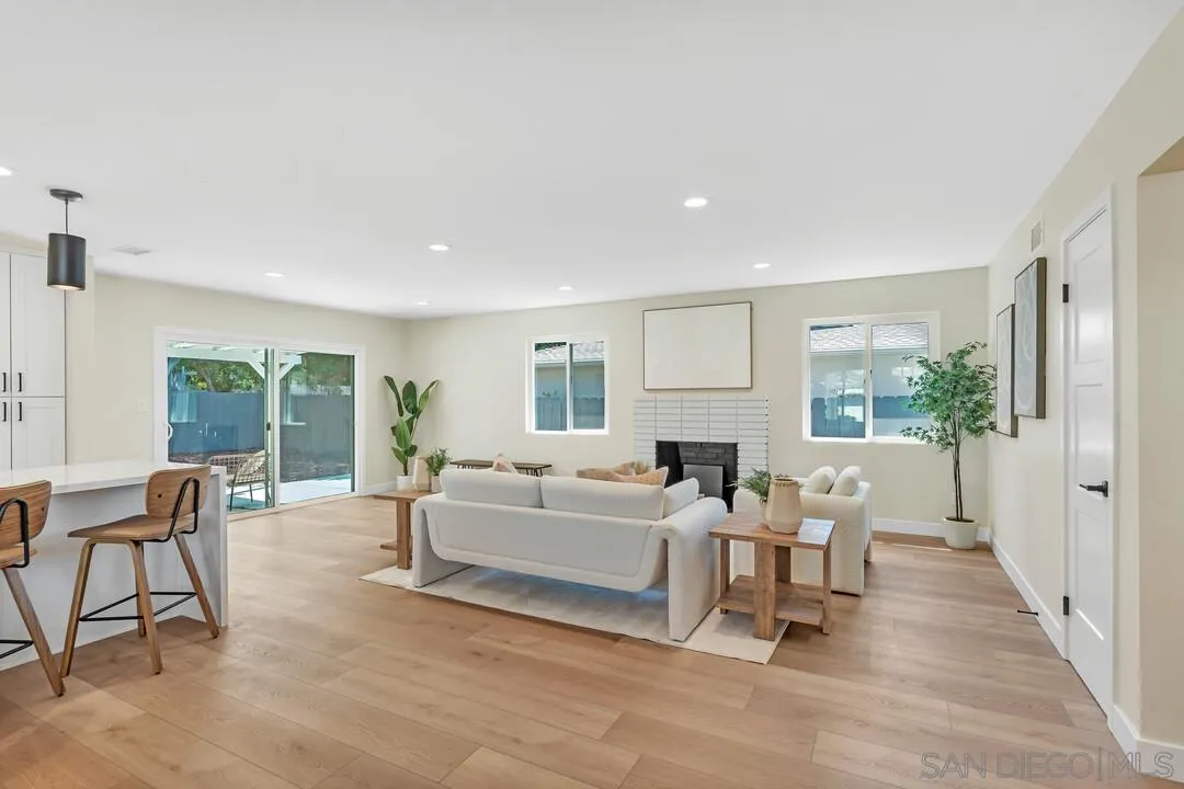 8281 Beaver Lake Dr, San Diego, CA 92119 Sold Property