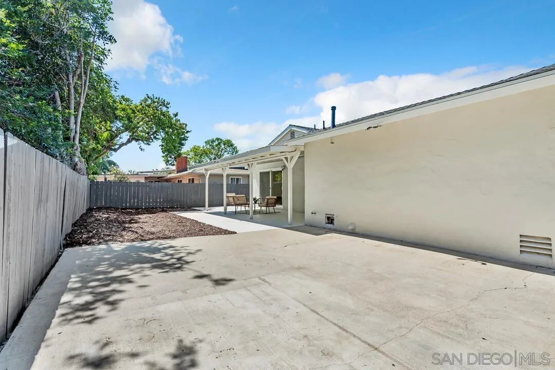 https://cdn.realtyfeed.com/cdn/127/250037936/209fb225f193420db0711557752c33f4.webp