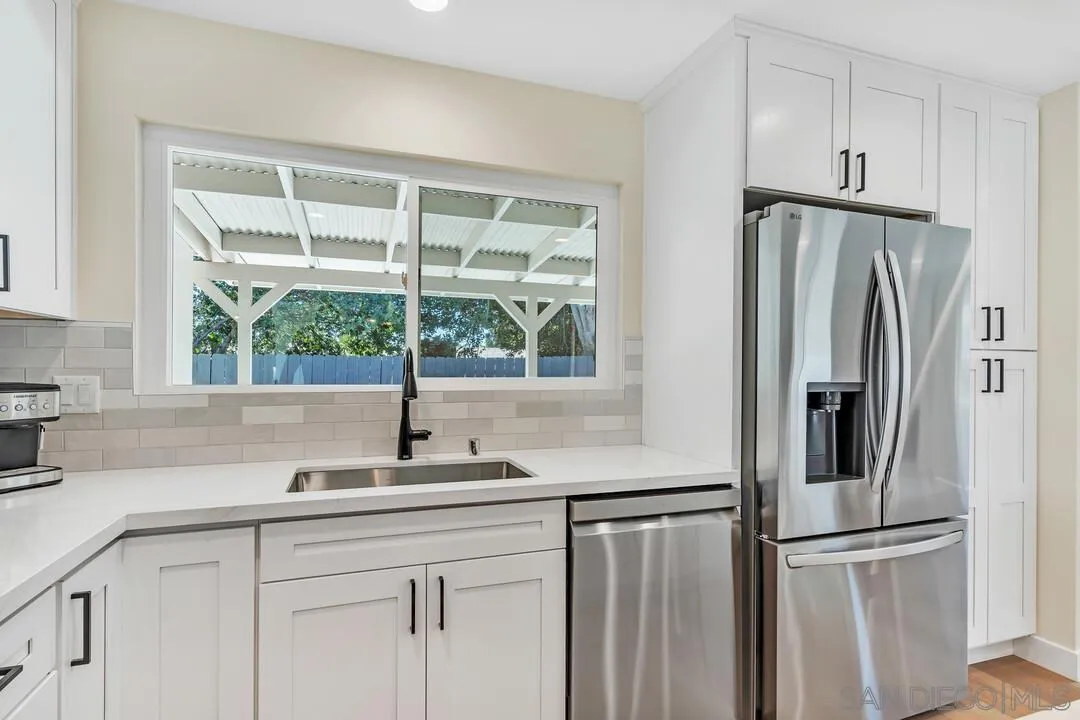 https://cdn.realtyfeed.com/cdn/127/250037936/370ccfc4e3ad9cbe2a186687a2f415b4.webp