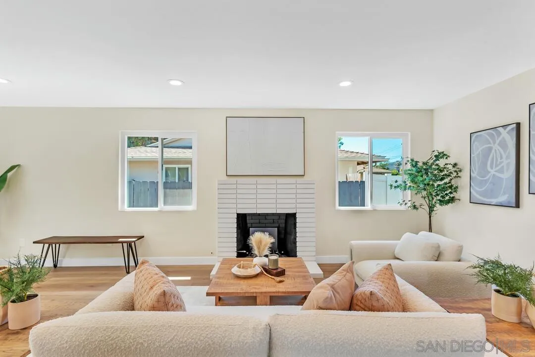 https://cdn.realtyfeed.com/cdn/127/250037936/d4c396491ec80b6dcf769543993dbef8.webp