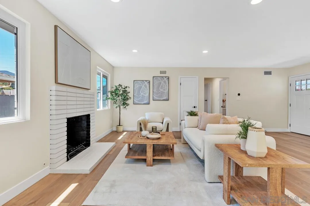 https://cdn.realtyfeed.com/cdn/127/250037936/e6e62c8009e0bd794c9ef04754d94e0d.webp