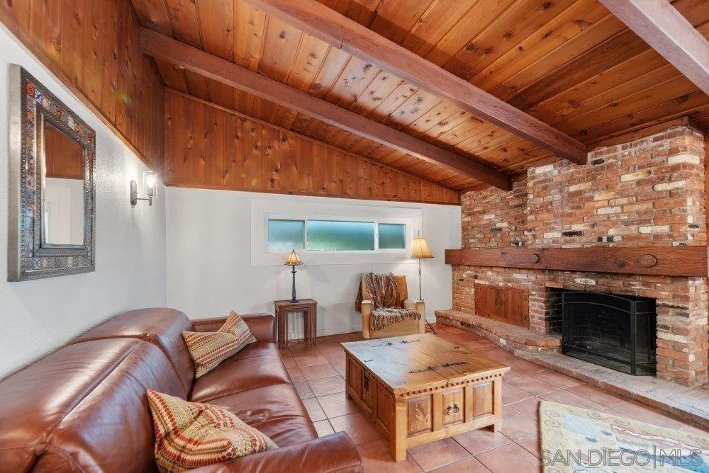 https://cdn.realtyfeed.com/cdn/127/250037938/9962f2413219ead899c20abb6f85d088.webp