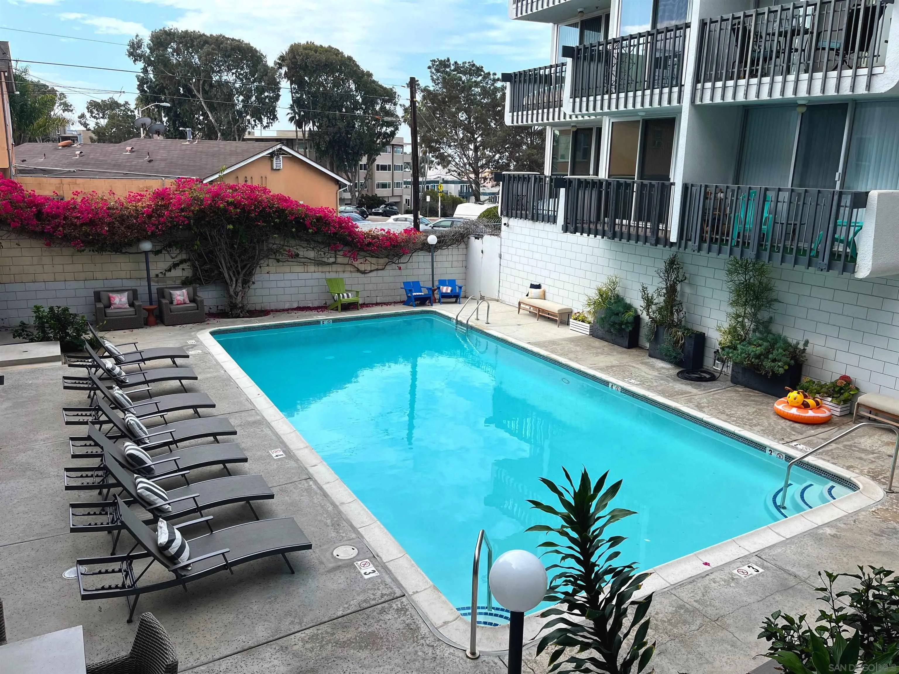 https://cdn.realtyfeed.com/cdn/127/250037942/15d3a948516a4ba1eaa03ec274b85fcc.webp