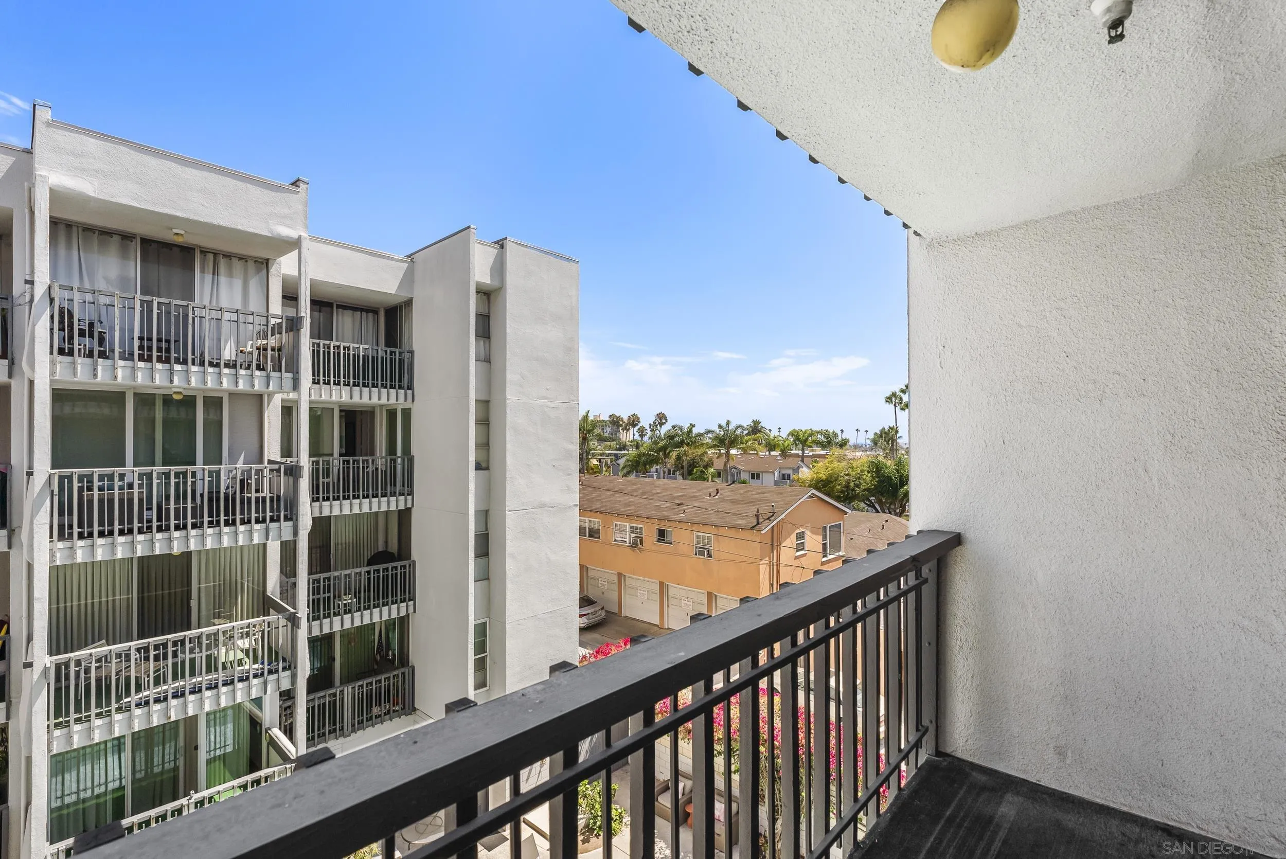 https://cdn.realtyfeed.com/cdn/127/250037942/409f58845907e435d5dd3b258c73dfd6.webp