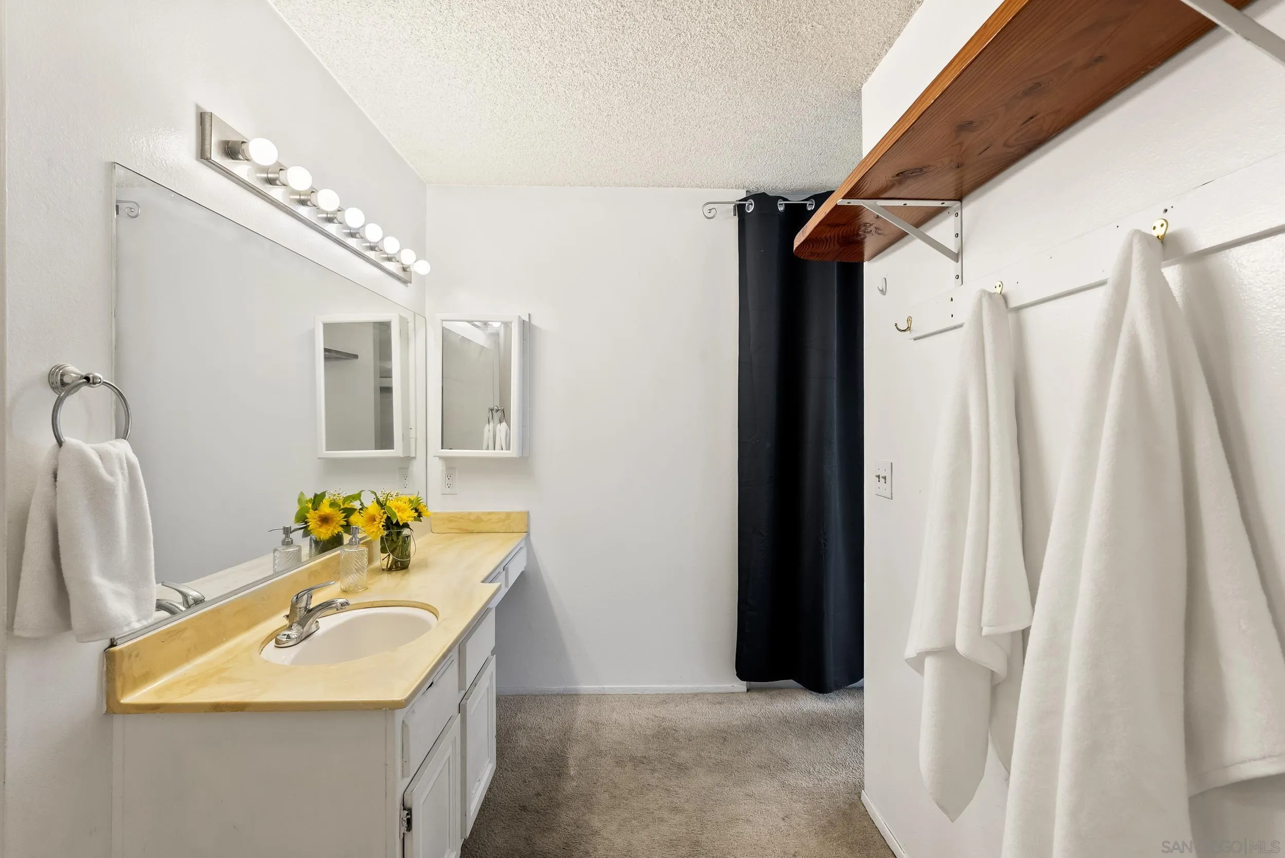https://cdn.realtyfeed.com/cdn/127/250037942/f5d90627ad4c74955f395c4b6beb2dfc.webp